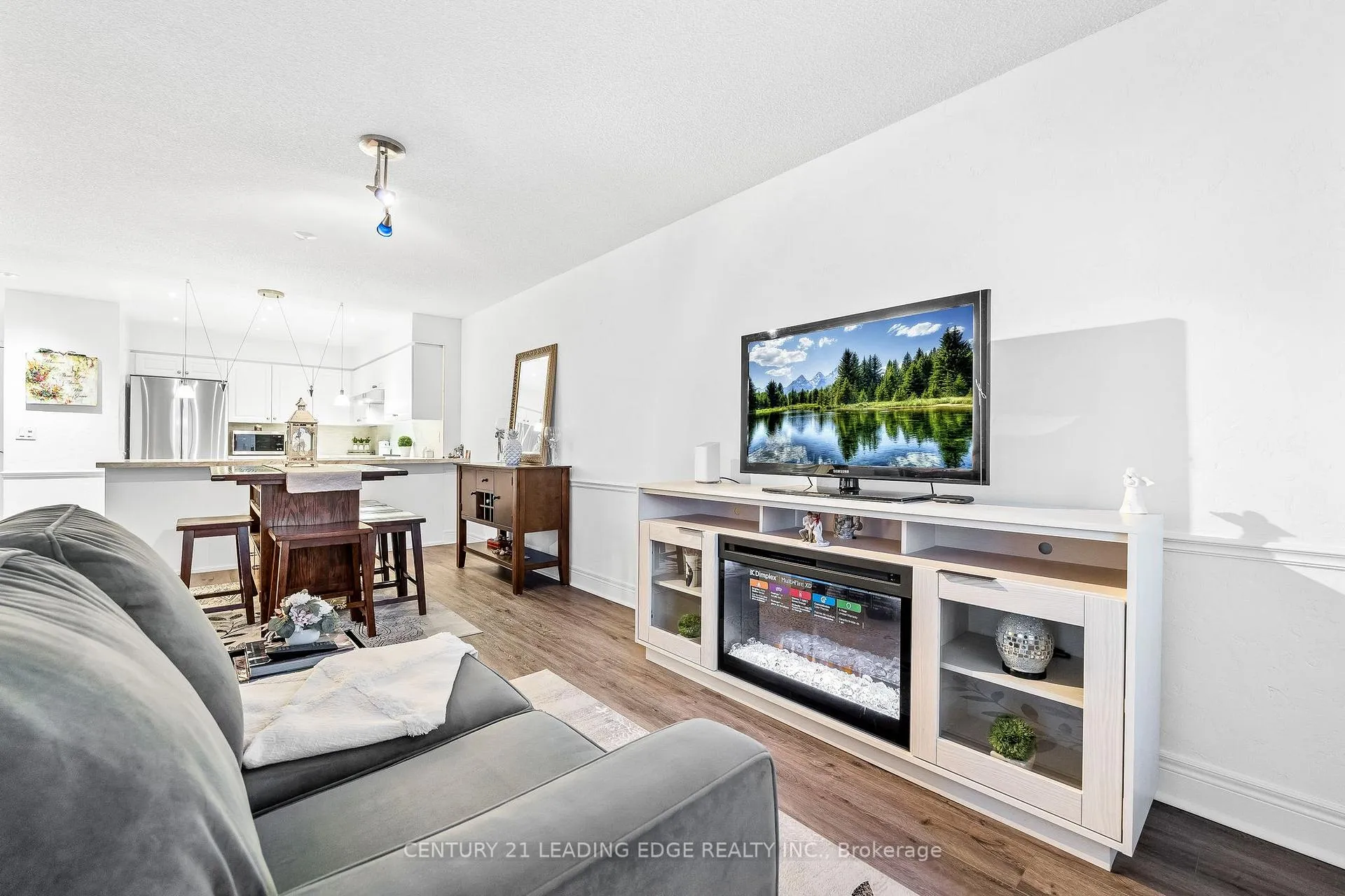 Photo 13 of Unit Ph6, 135 Pond Drive, Markham, Commerce Valley — HOMEH