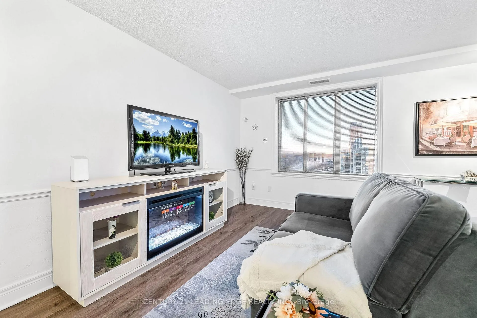Photo 15 of Unit Ph6, 135 Pond Drive, Markham, Commerce Valley — HOMEH