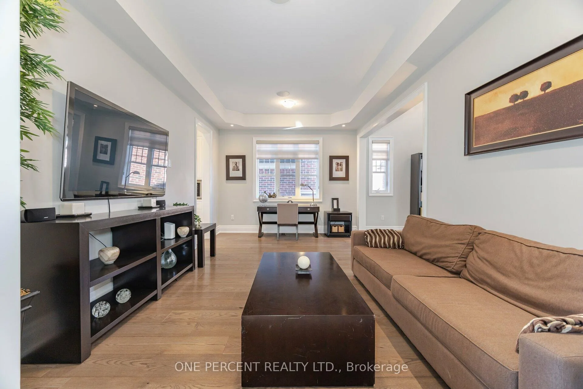 Photo 3 of 187 Carmichael Crescent, King, King City — HOMEH