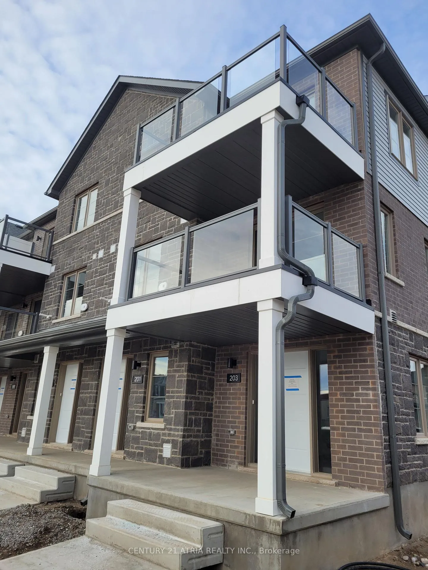 Front of 203 West Oak Trail S