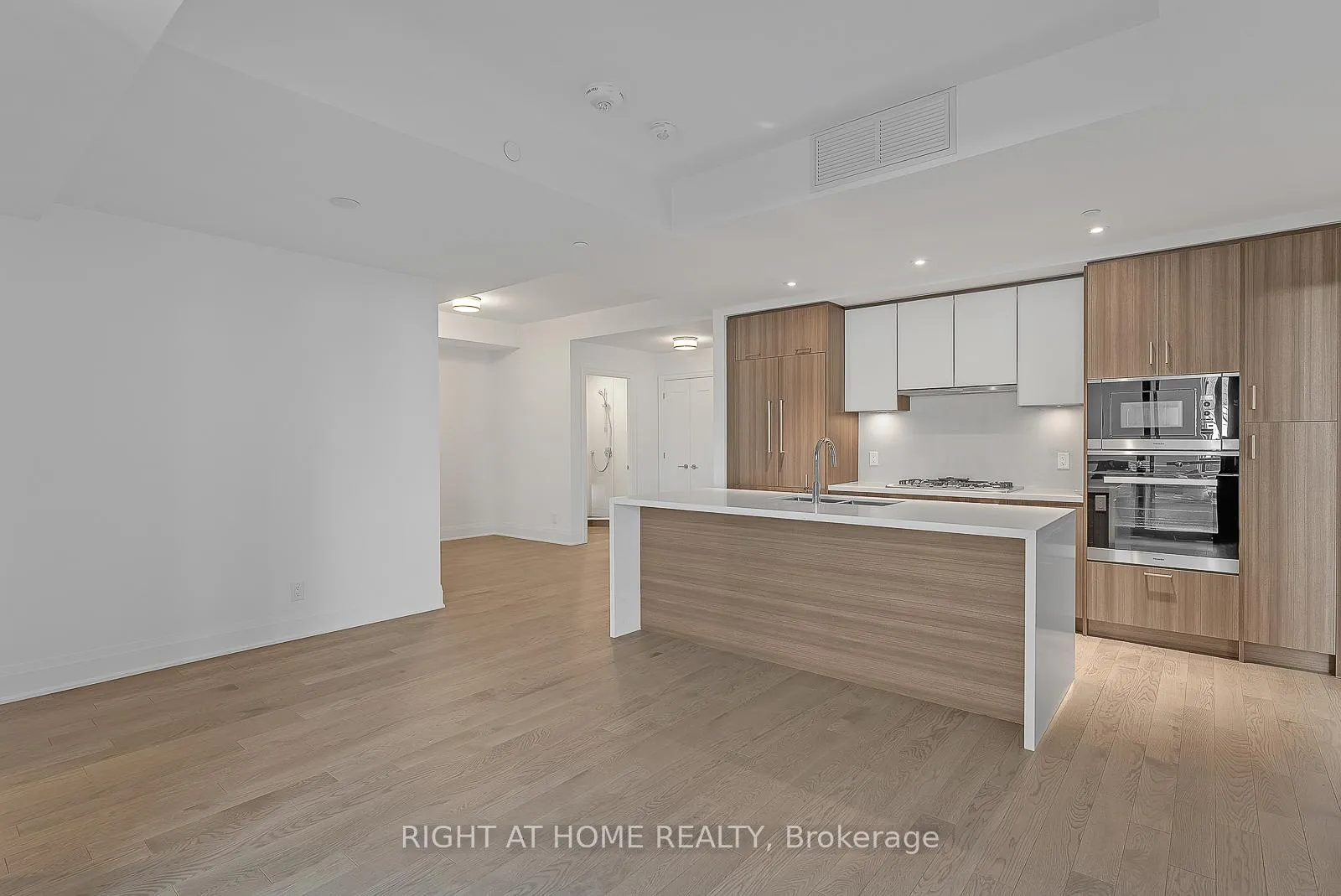 Photo 4 of Unit 225, 280 Howland Avenue, Toronto, Casa Loma — HOMEH