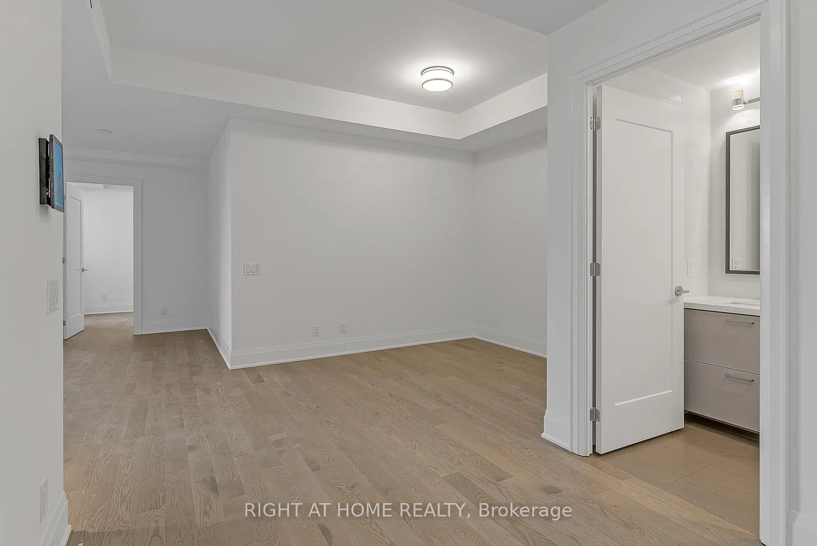 Photo 9 of Unit 225, 280 Howland Avenue, Toronto, Casa Loma — HOMEH