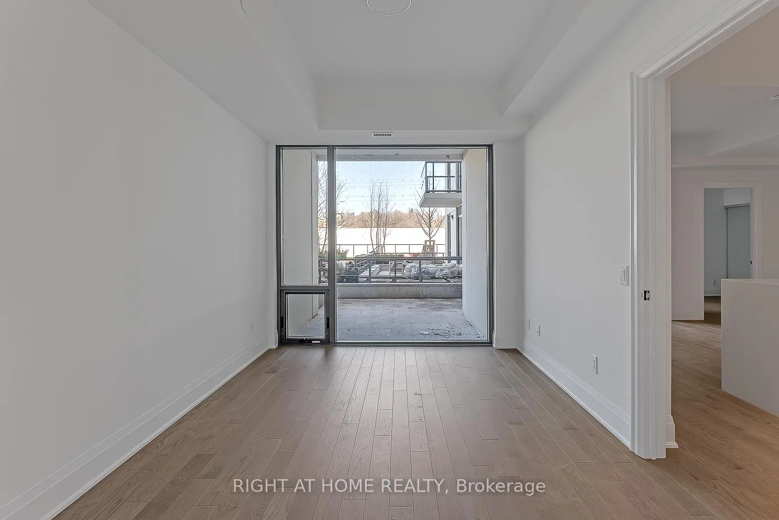 Photo 10 of Unit 225, 280 Howland Avenue, Toronto, Casa Loma — HOMEH