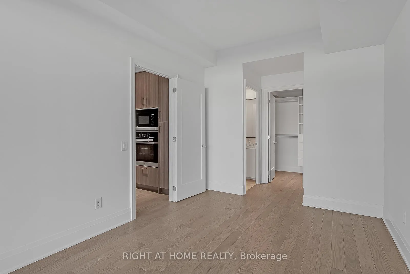 Photo 11 of Unit 225, 280 Howland Avenue, Toronto, Casa Loma — HOMEH