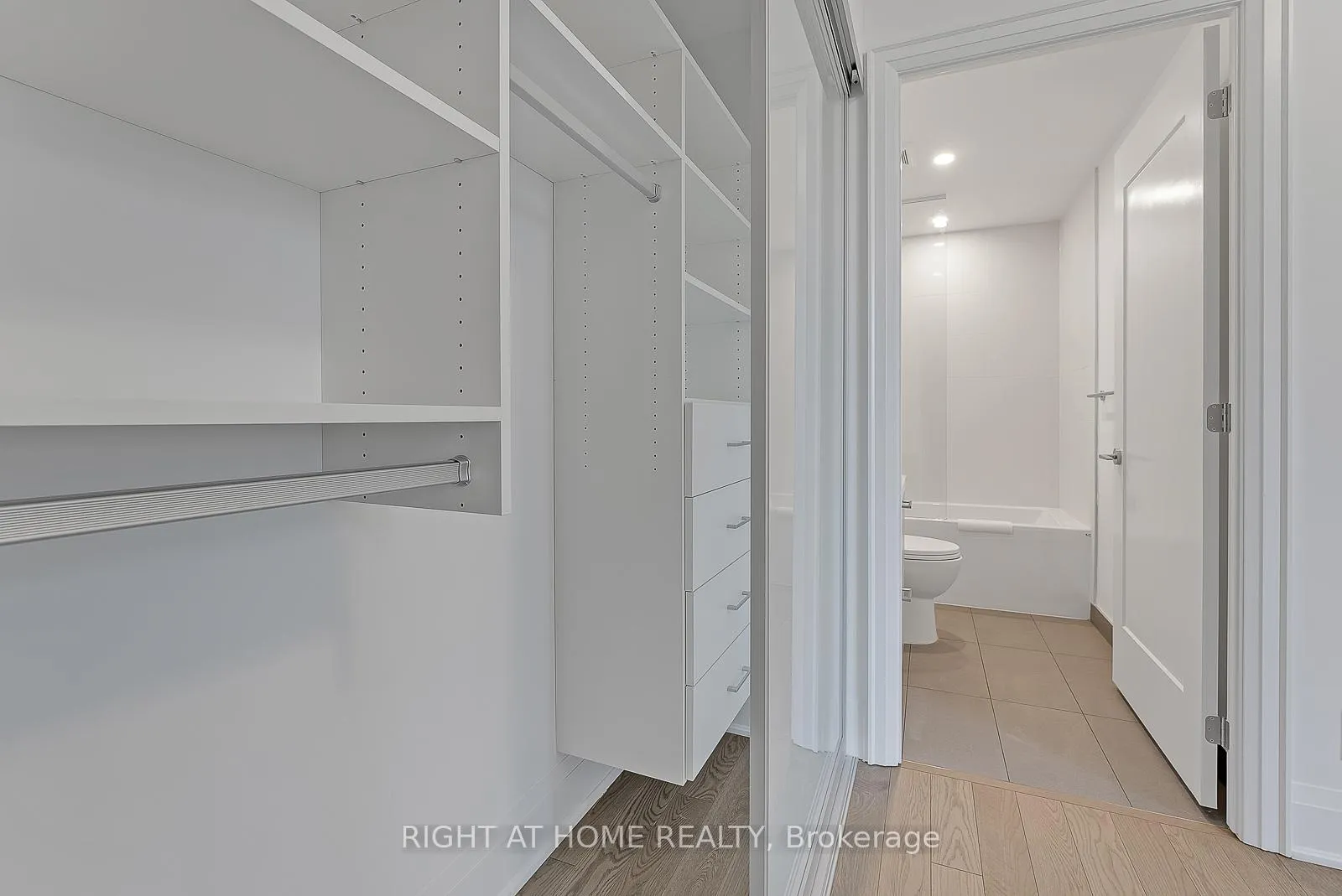 Photo 16 of Unit 225, 280 Howland Avenue, Toronto, Casa Loma — HOMEH