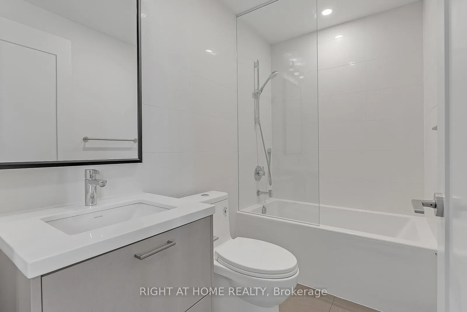Photo 17 of Unit 225, 280 Howland Avenue, Toronto, Casa Loma — HOMEH