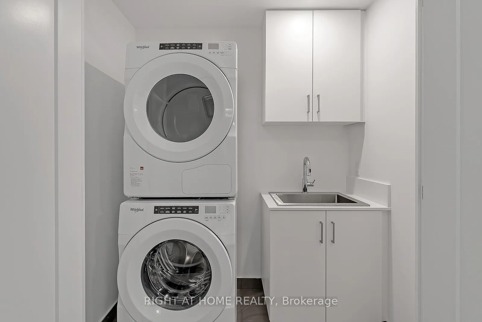 Photo 21 of Unit 225, 280 Howland Avenue, Toronto, Casa Loma — HOMEH