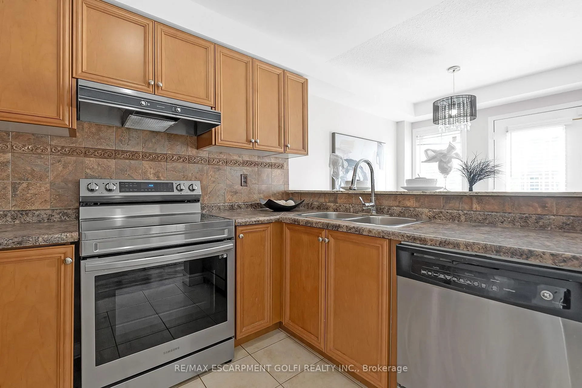 Photo 16 of Unit 12, 151 Green Road, Hamilton, Corman — HOMEH
