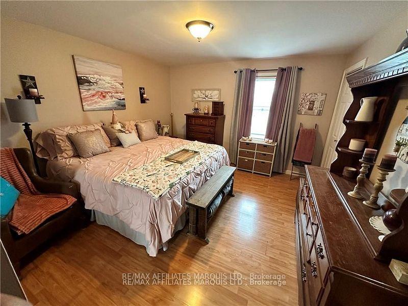 Photo 10 of 346 Thirteenth Street W, Cornwall — HOMEH