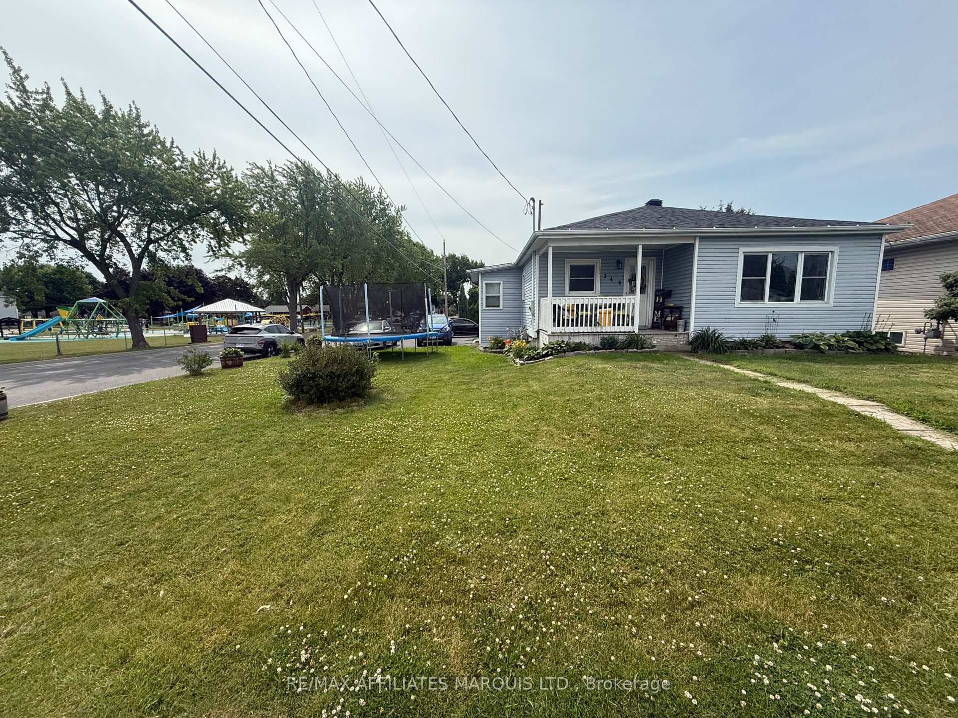 Photo 17 of 346 Thirteenth Street W, Cornwall — HOMEH