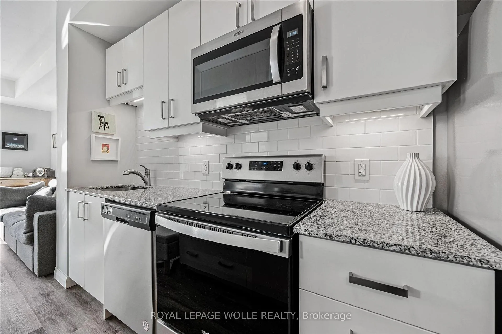 Photo 6 of Unit 416, 108 Garment Street, Kitchener — HOMEH