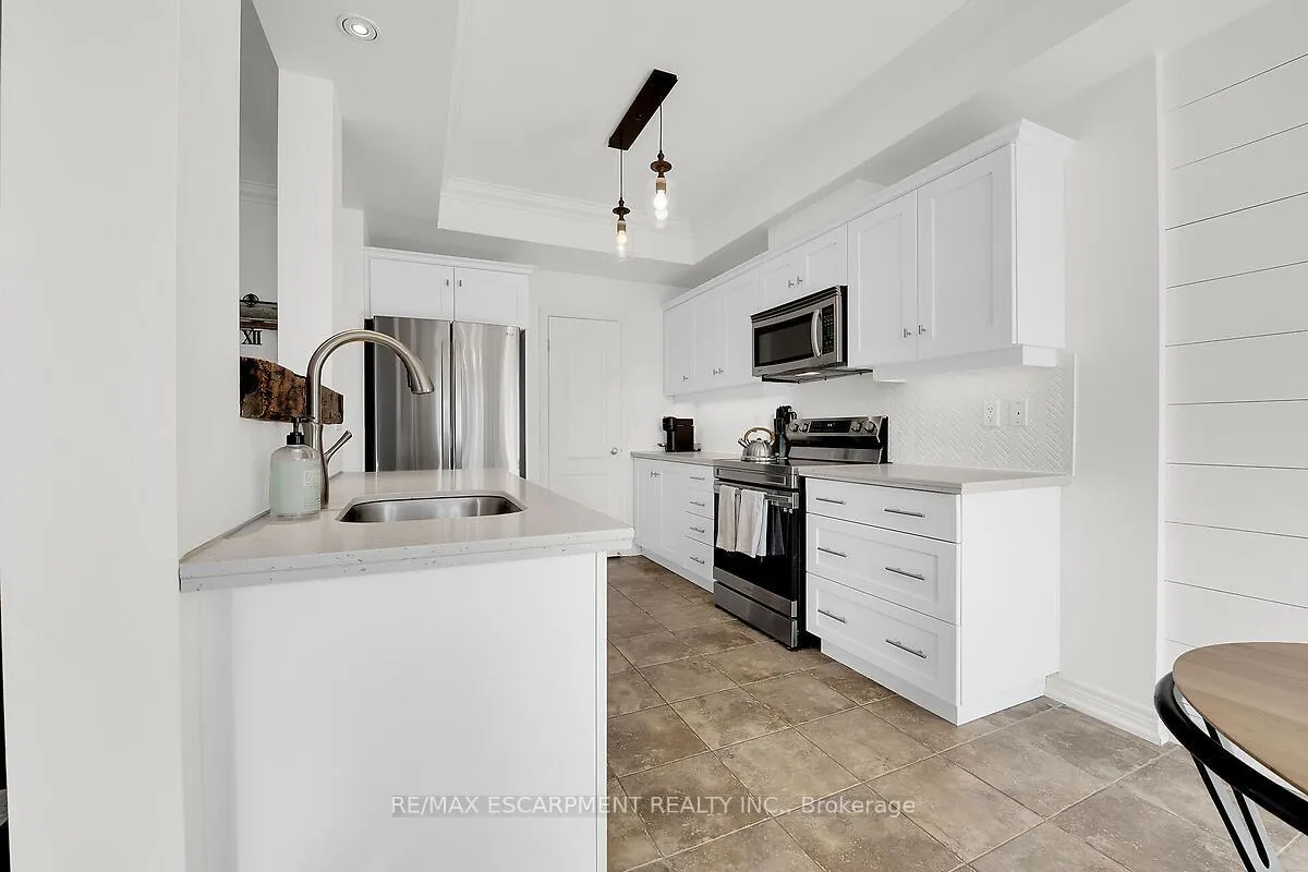 Photo 9 of 80 Myers Lane, Hamilton, Ancaster — HOMEH
