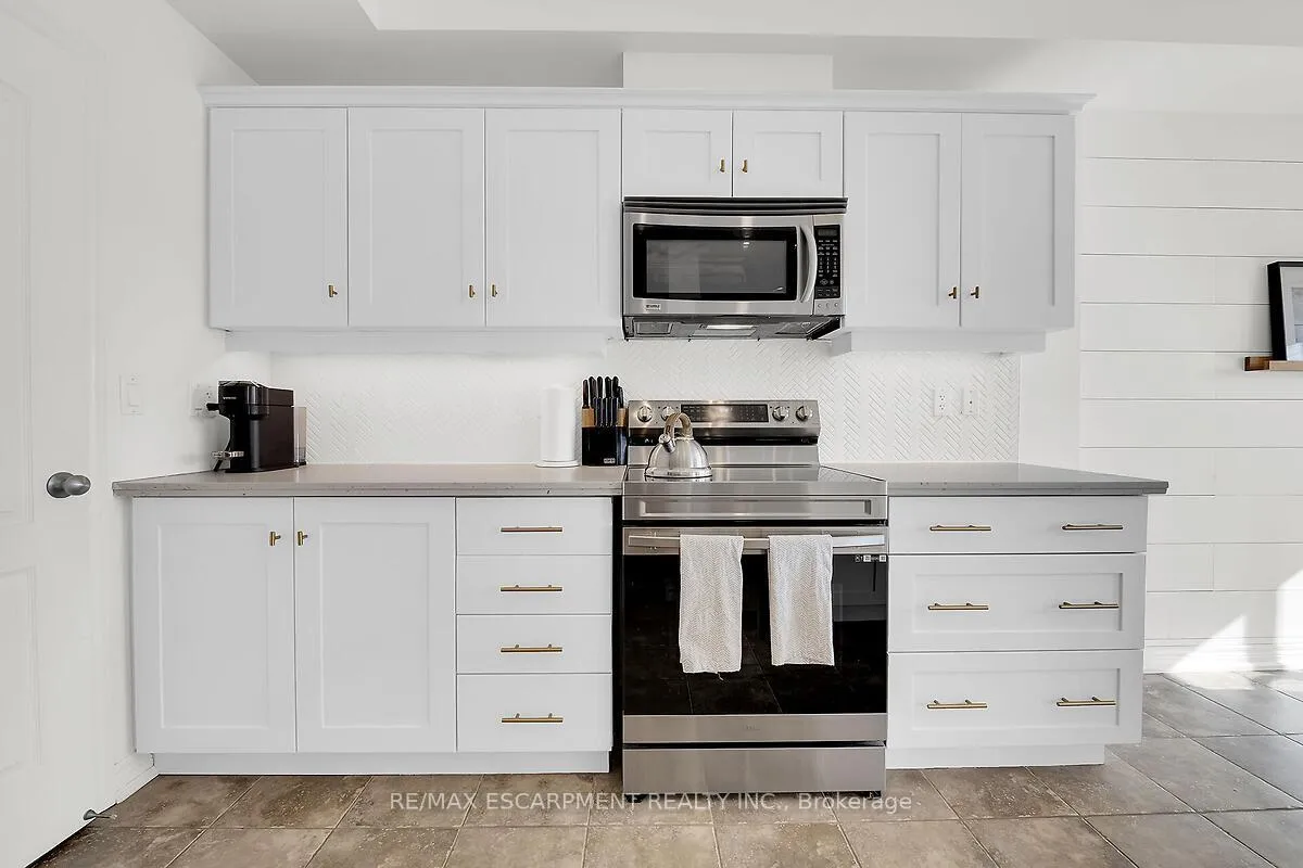 Photo 13 of 80 Myers Lane, Hamilton, Ancaster — HOMEH