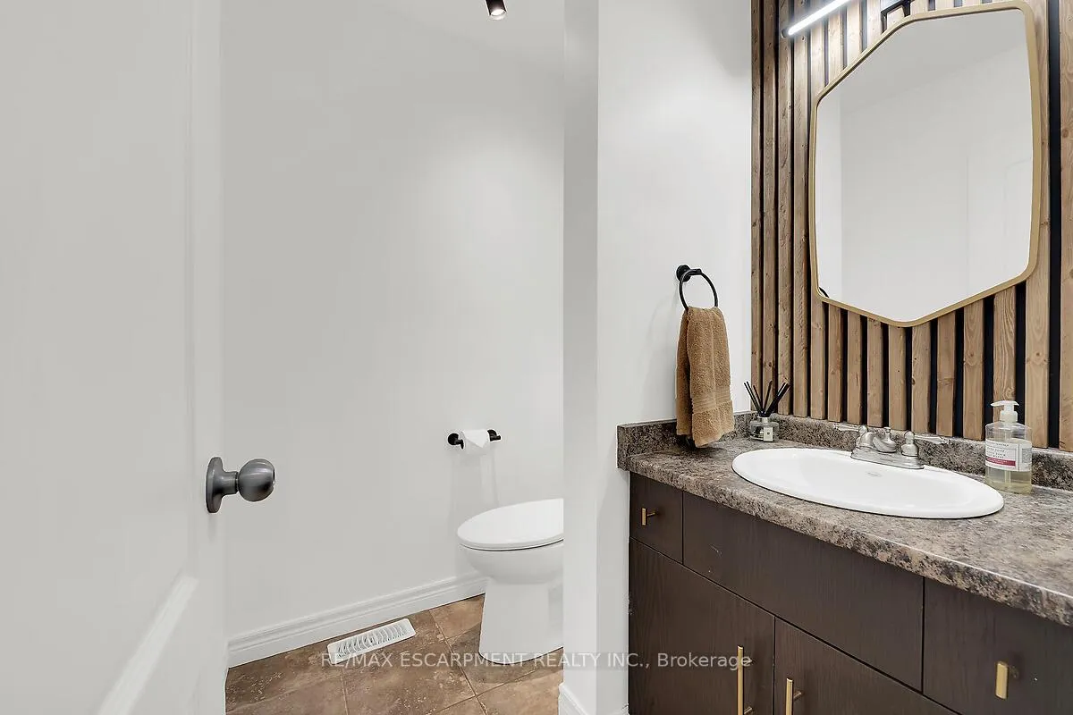 Photo 19 of 80 Myers Lane, Hamilton, Ancaster — HOMEH