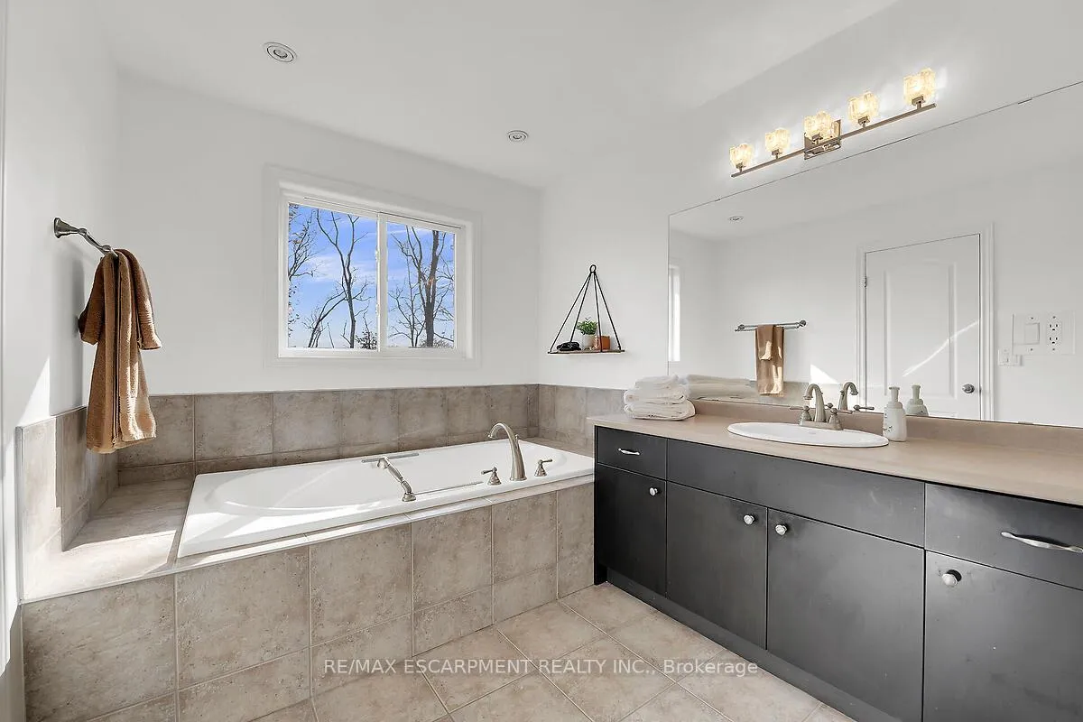 Photo 31 of 80 Myers Lane, Hamilton, Ancaster — HOMEH