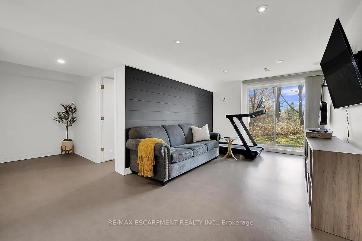 Photo 36 of 80 Myers Lane, Hamilton, Ancaster — HOMEH