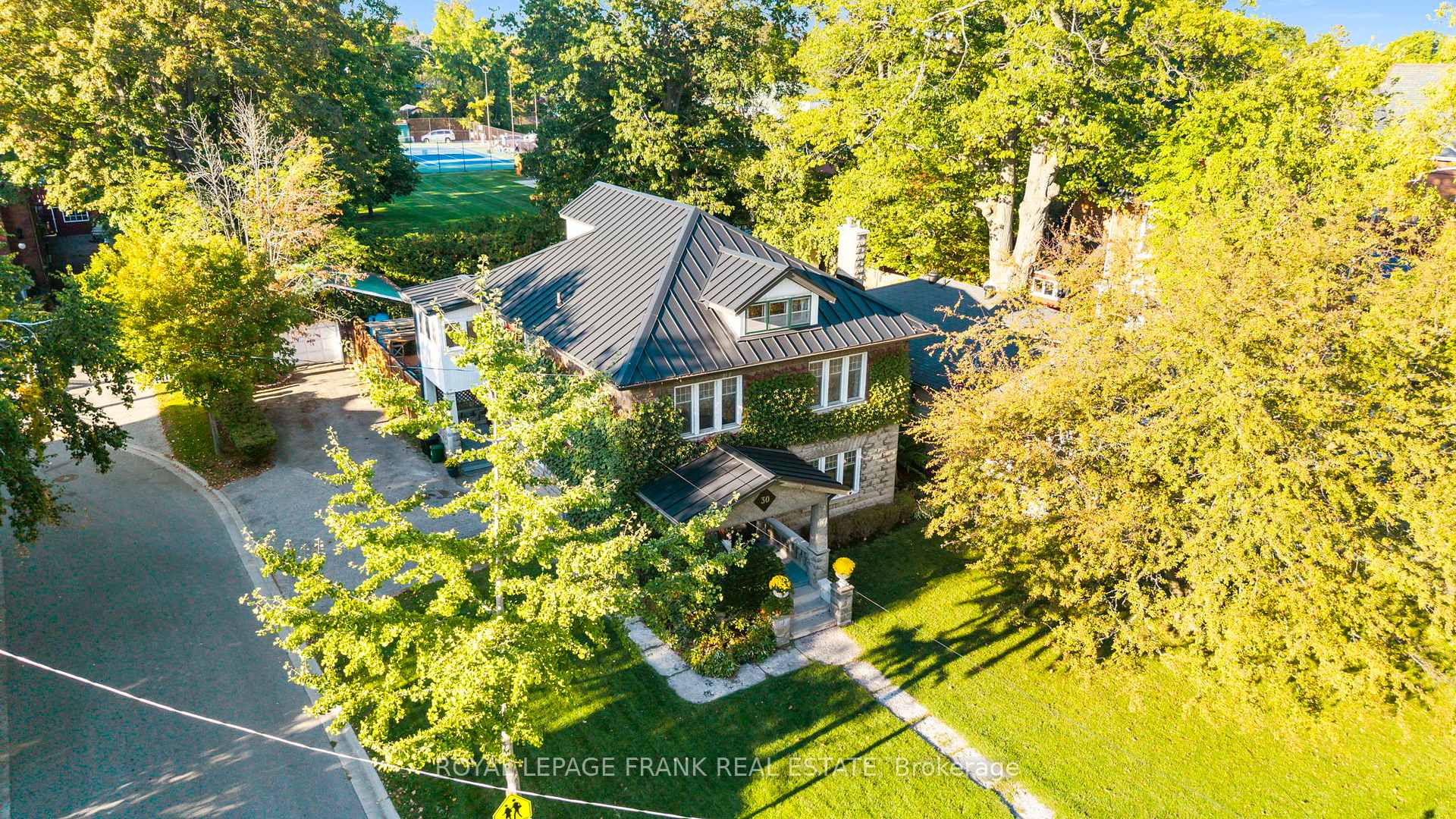 Photo 3 of 30 Lowe Street, Clarington, Bowmanville — HOMEH