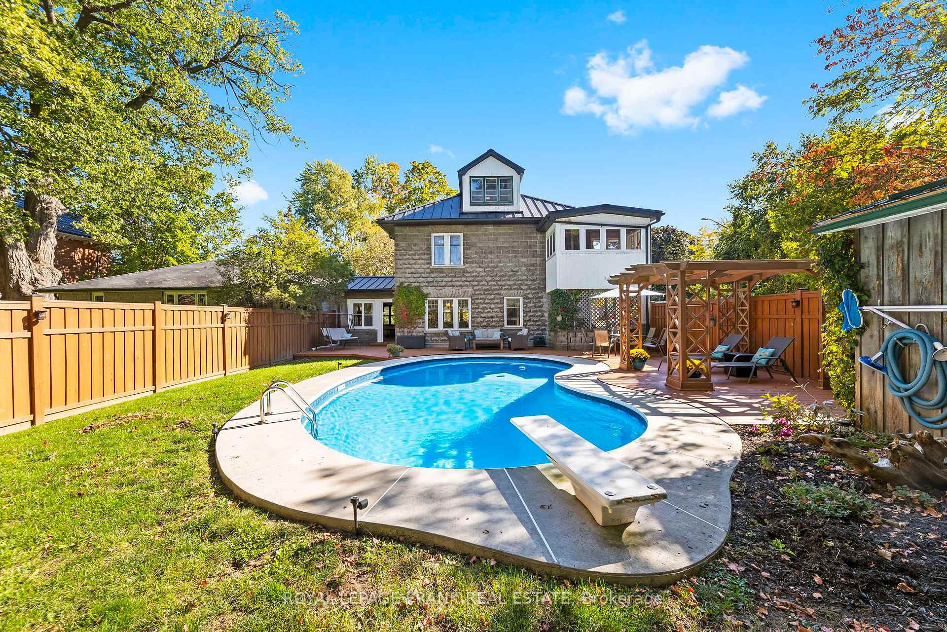 Photo 7 of 30 Lowe Street, Clarington, Bowmanville — HOMEH