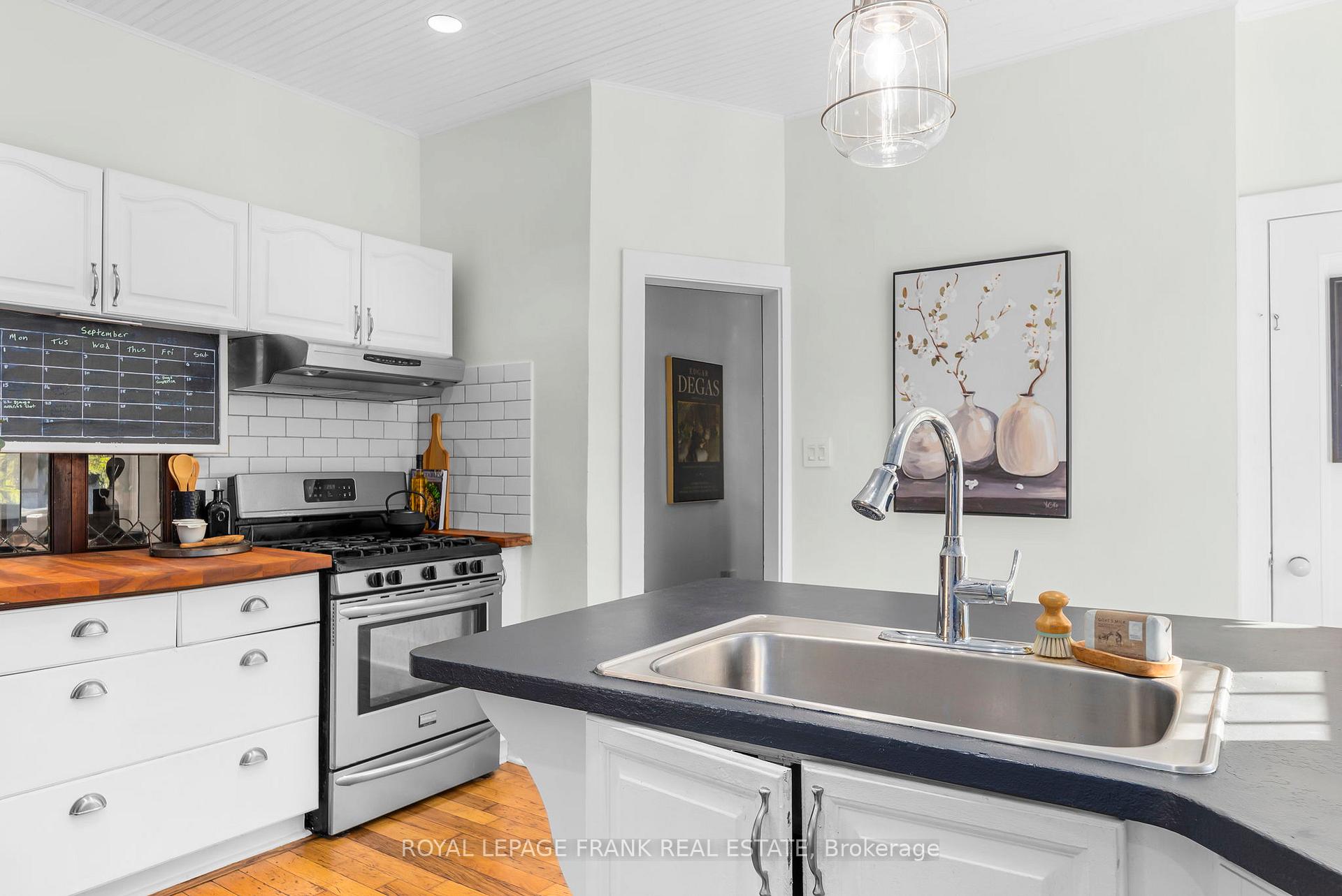 Photo 27 of 30 Lowe Street, Clarington, Bowmanville — HOMEH