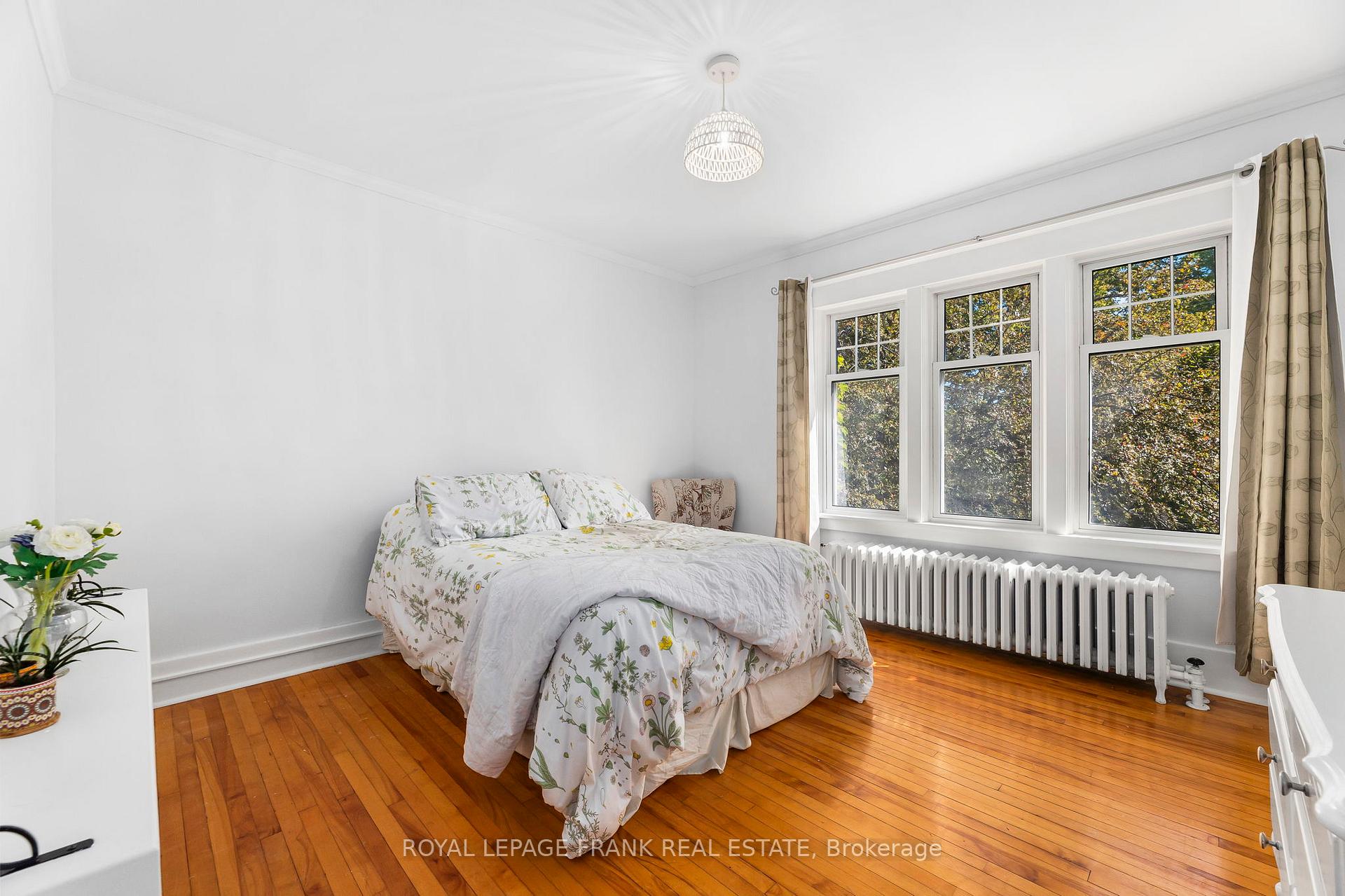 Photo 31 of 30 Lowe Street, Clarington, Bowmanville — HOMEH
