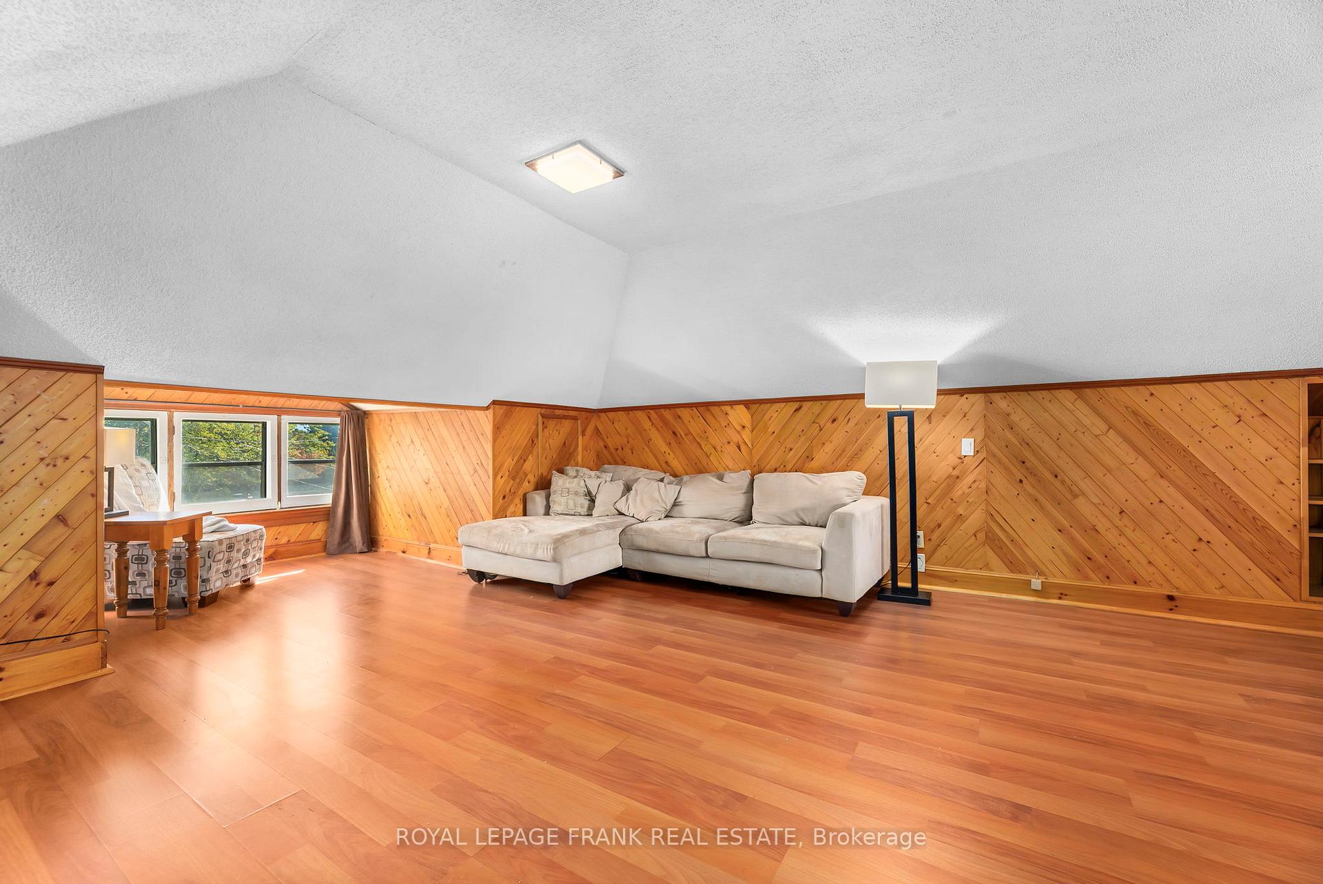 Photo 39 of 30 Lowe Street, Clarington, Bowmanville — HOMEH