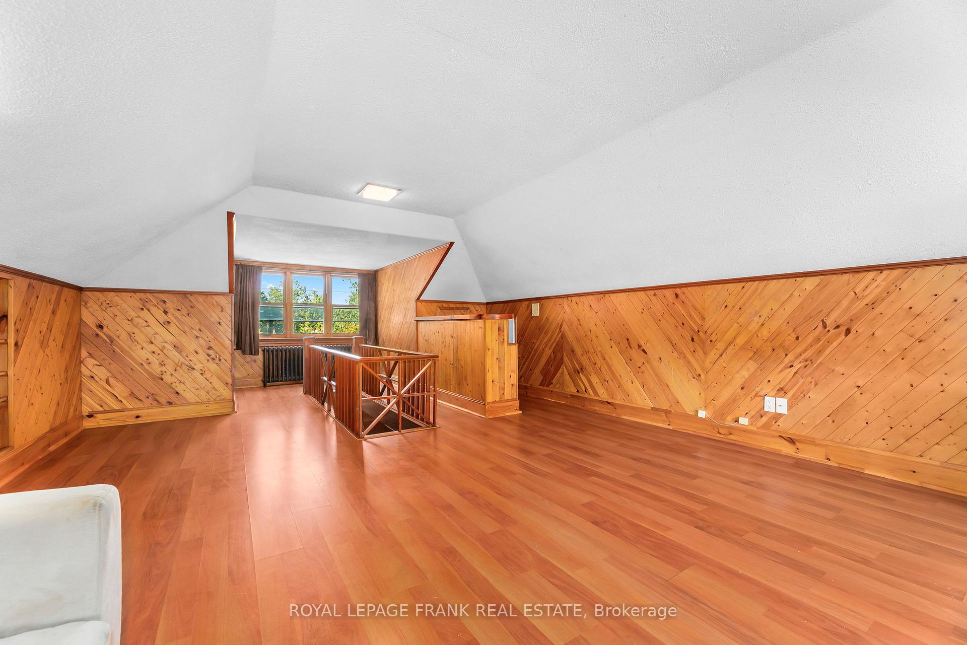 Photo 40 of 30 Lowe Street, Clarington, Bowmanville — HOMEH
