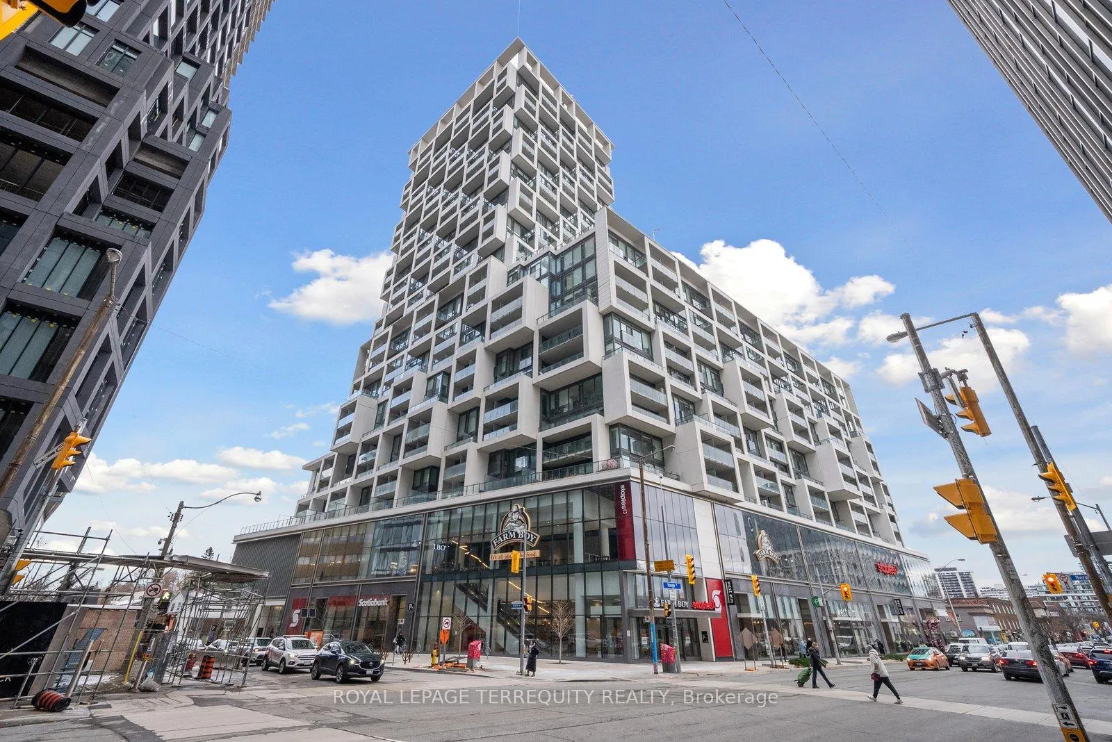 Front of Unit 703, 5 Soudan Avenue