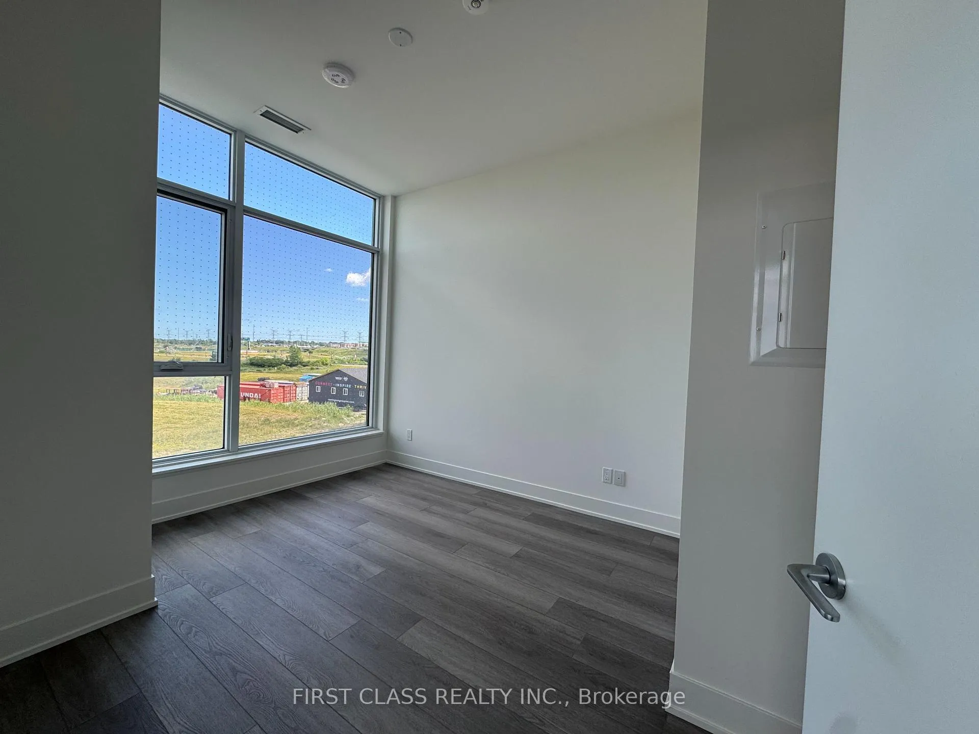 Photo 5 of Unit 304, 56 Andre de Grasse Street, Markham, Unionville — HOMEH