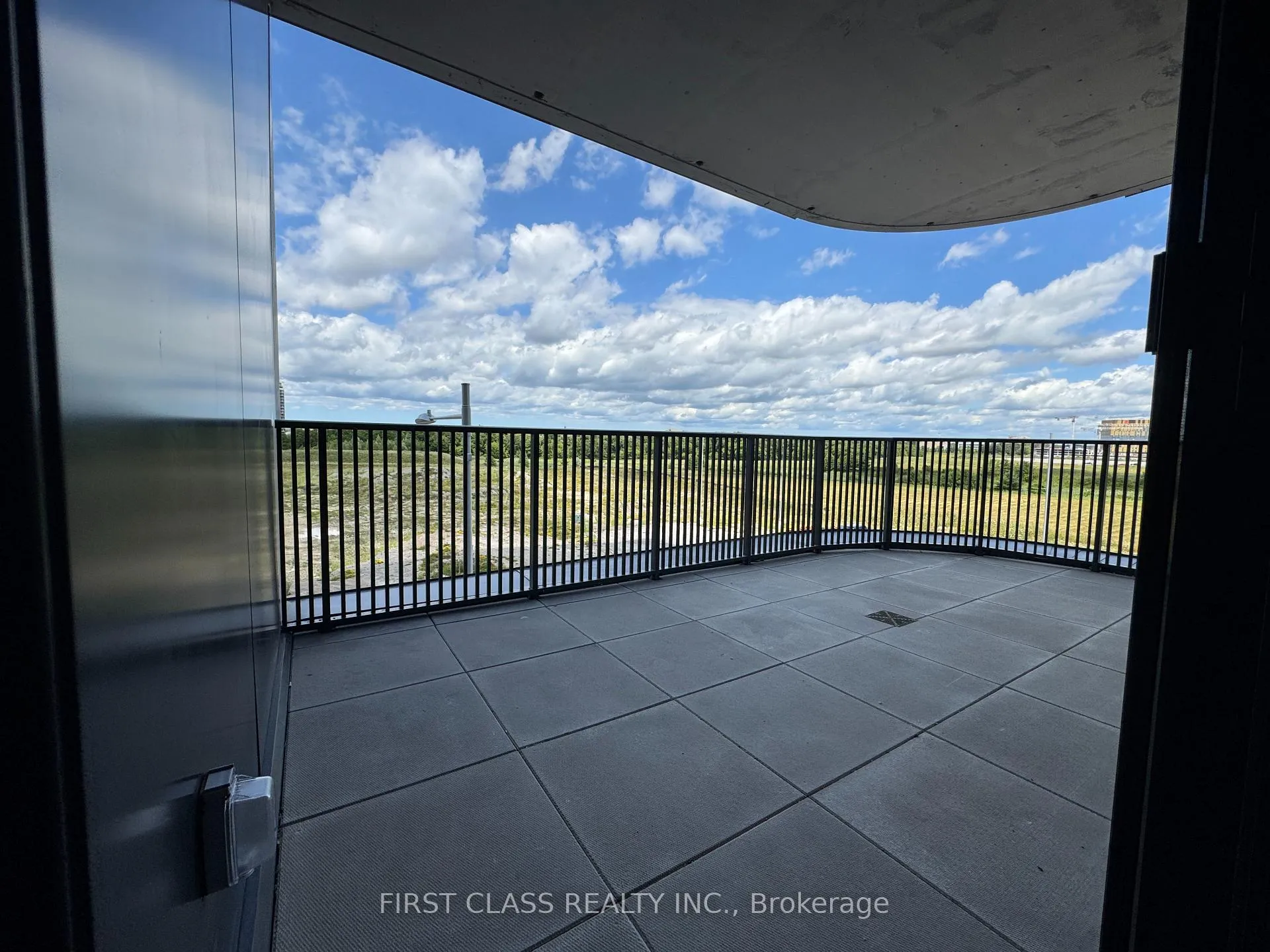 Photo 6 of Unit 304, 56 Andre de Grasse Street, Markham, Unionville — HOMEH