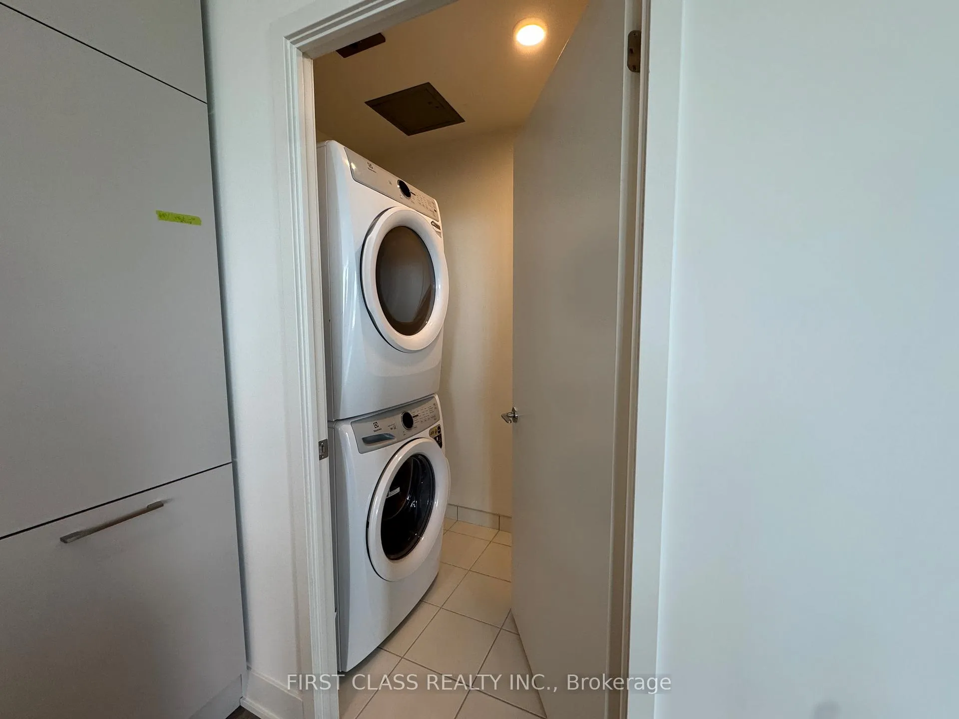 Photo 11 of Unit 304, 56 Andre de Grasse Street, Markham, Unionville — HOMEH