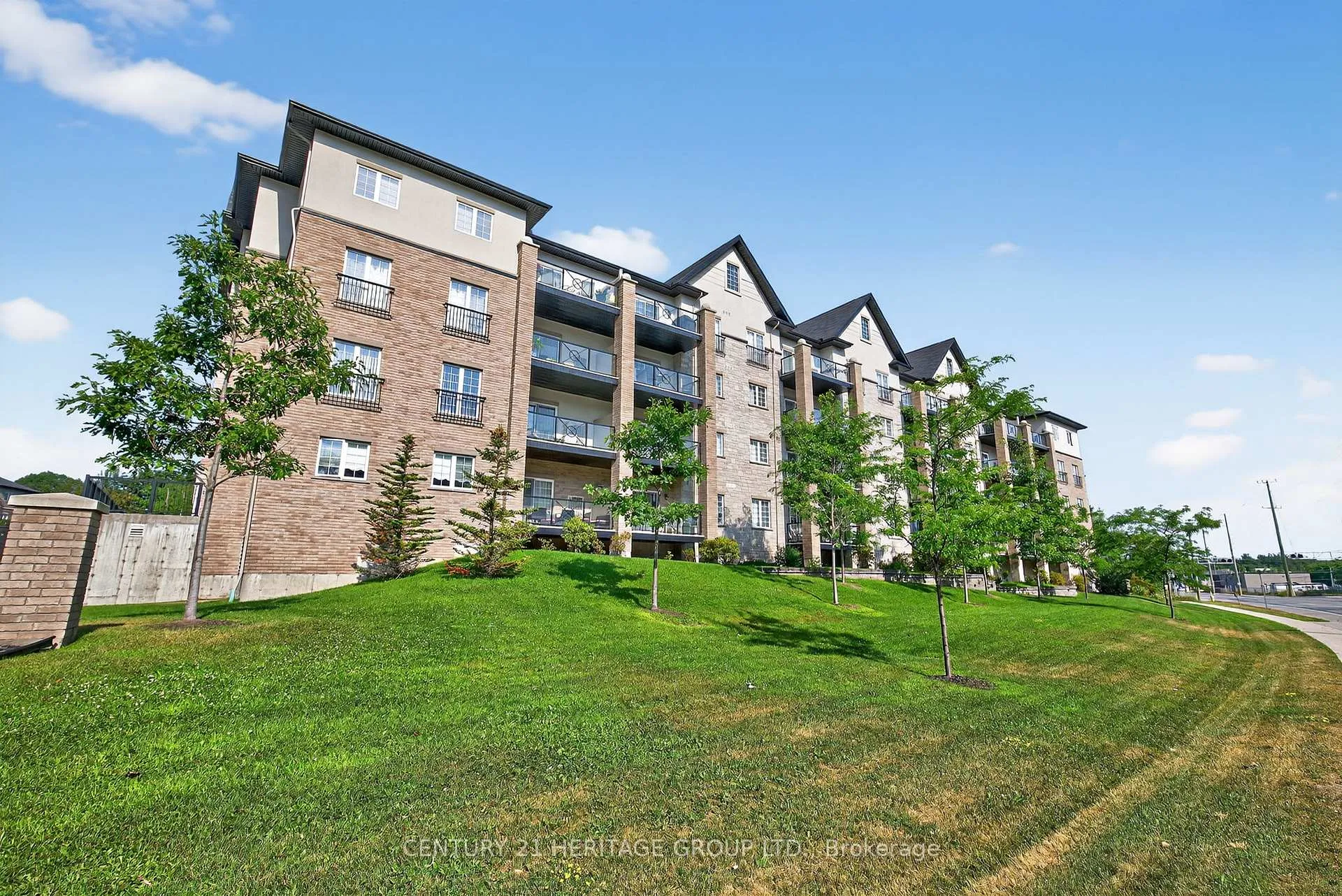 Photo 37 of Unit 206, 40 Ferndale Drive S, Barrie, Ardagh — HOMEH
