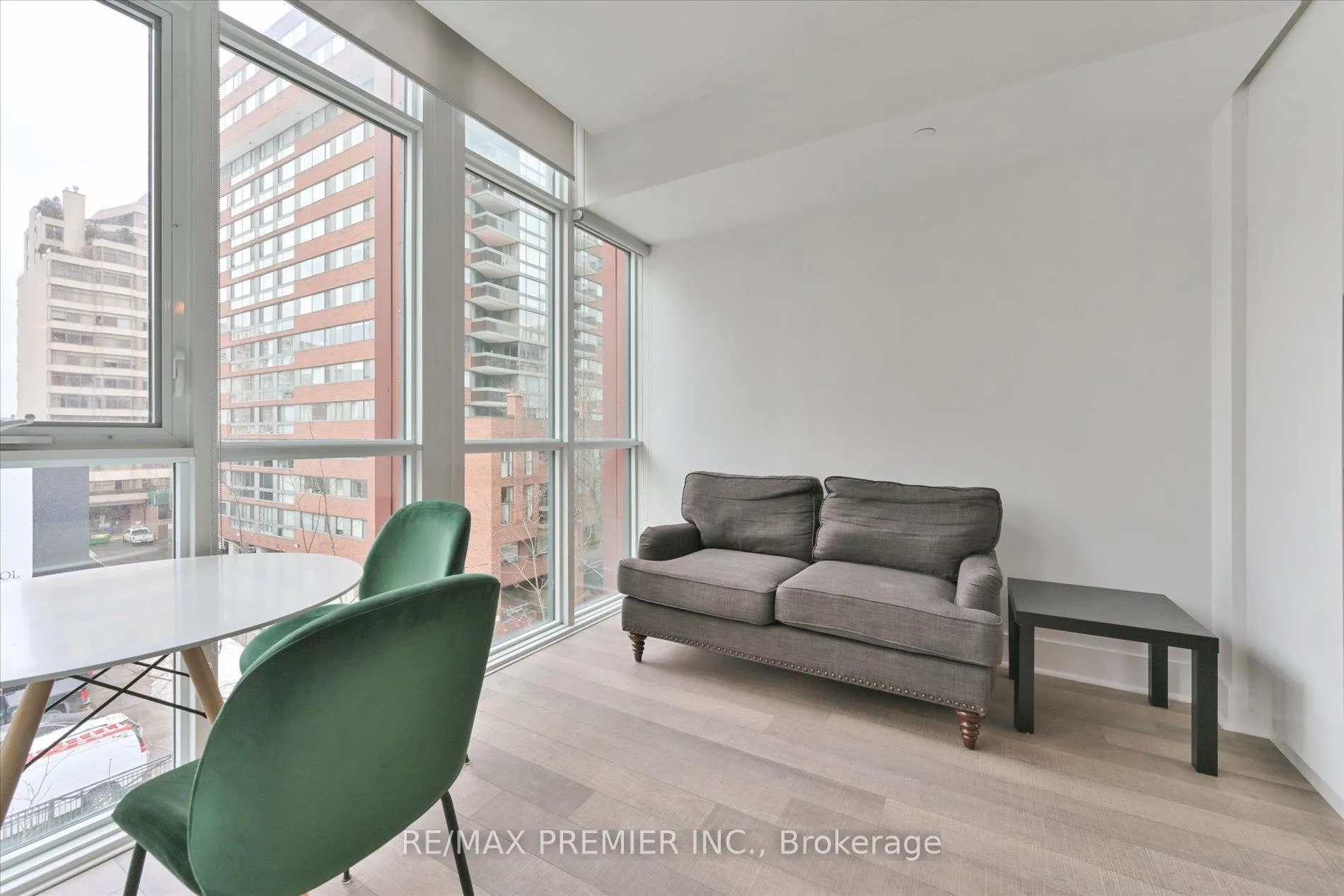 Photo 7 of Unit 407, 32 Davenport Road, Toronto, The Annex — HOMEH