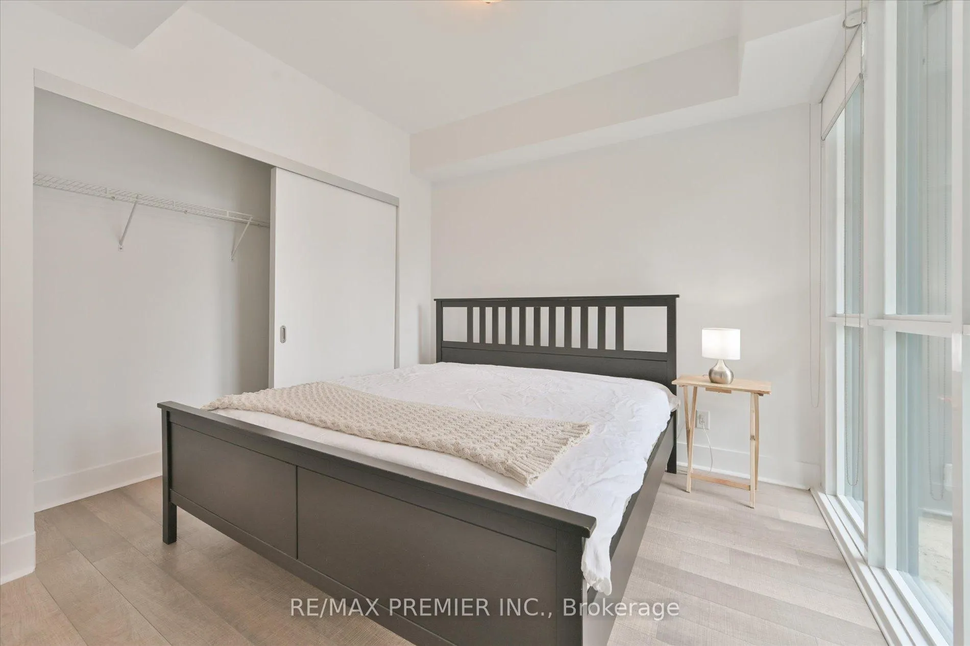 Photo 9 of Unit 407, 32 Davenport Road, Toronto, The Annex — HOMEH