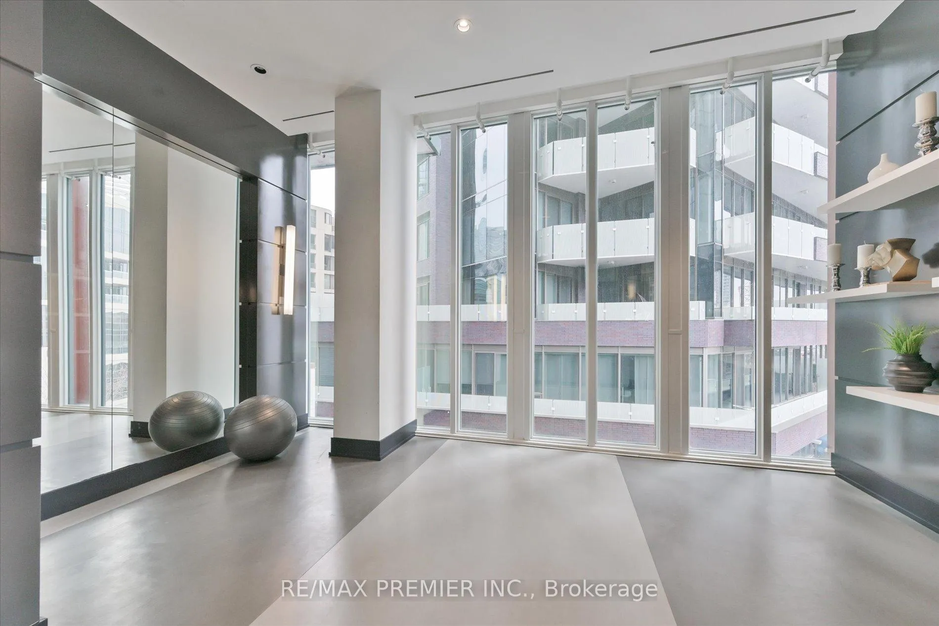 Photo 15 of Unit 407, 32 Davenport Road, Toronto, The Annex — HOMEH