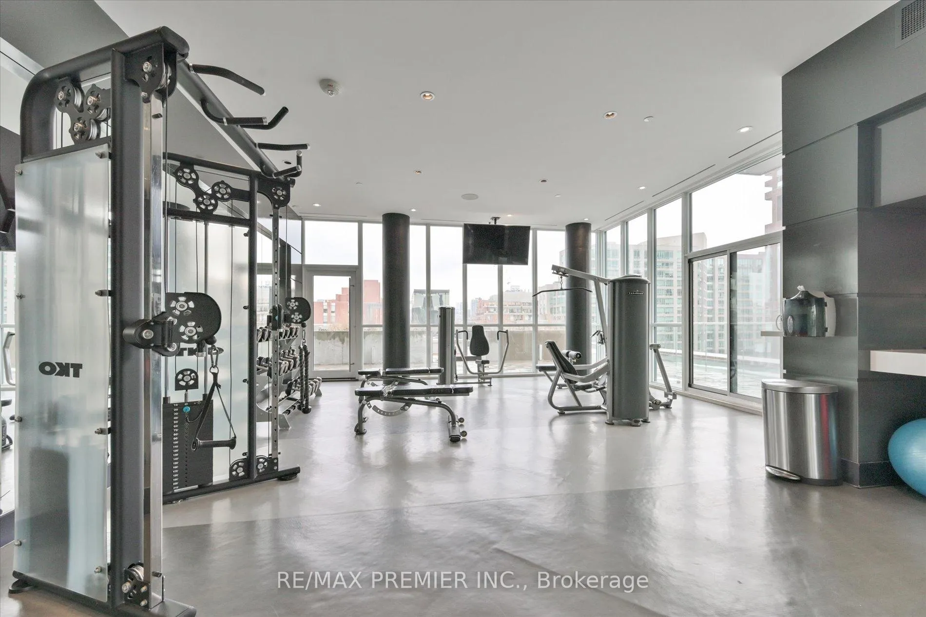 Photo 17 of Unit 407, 32 Davenport Road, Toronto, The Annex — HOMEH