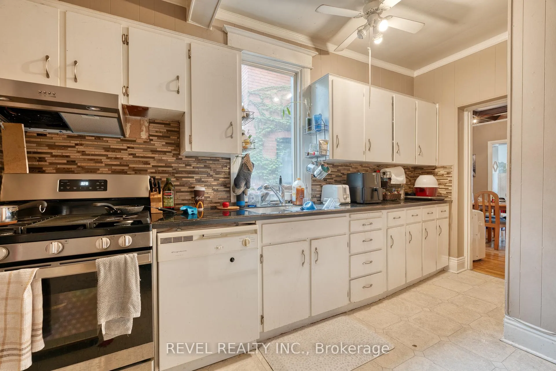 Photo 8 of 34 Sherman Avenue S, Hamilton, Gibson — HOMEH