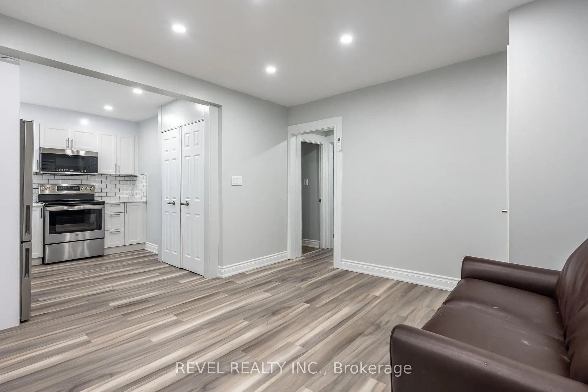 Photo 25 of 34 Sherman Avenue S, Hamilton, Gibson — HOMEH