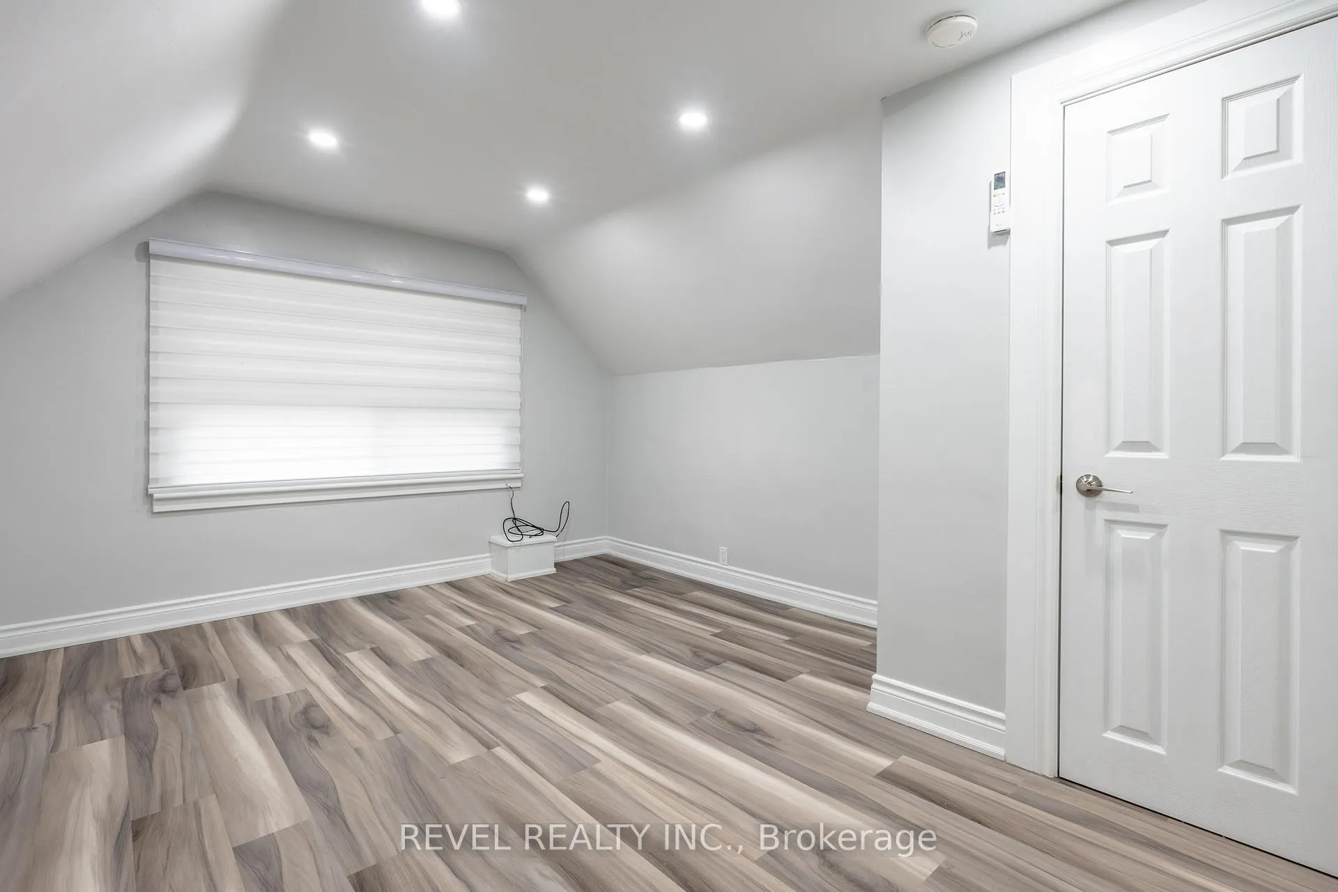 Photo 34 of 34 Sherman Avenue S, Hamilton, Gibson — HOMEH