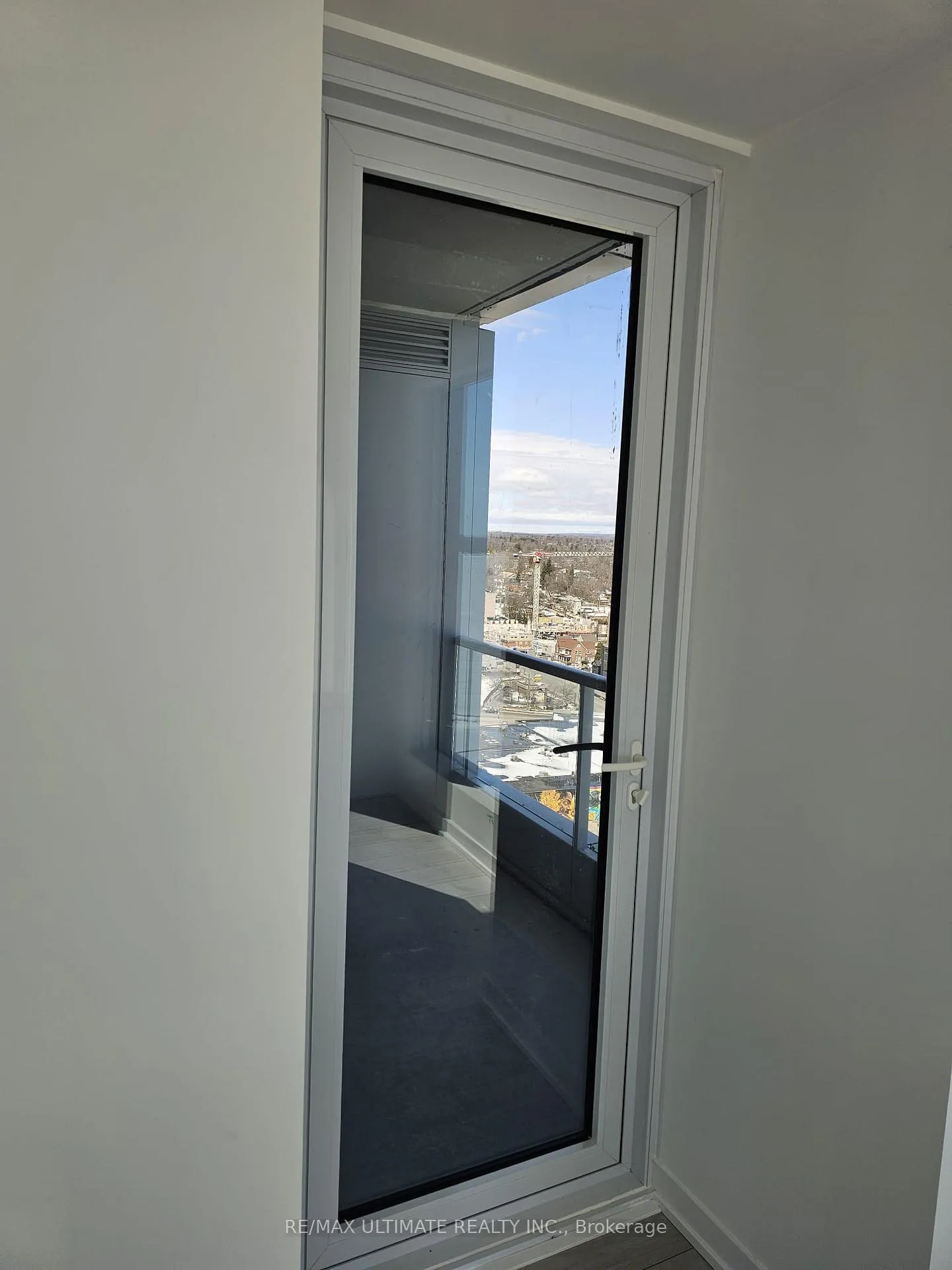 Photo 15 of Unit 2108, 39 Mary Street, Barrie, City Centre — HOMEH