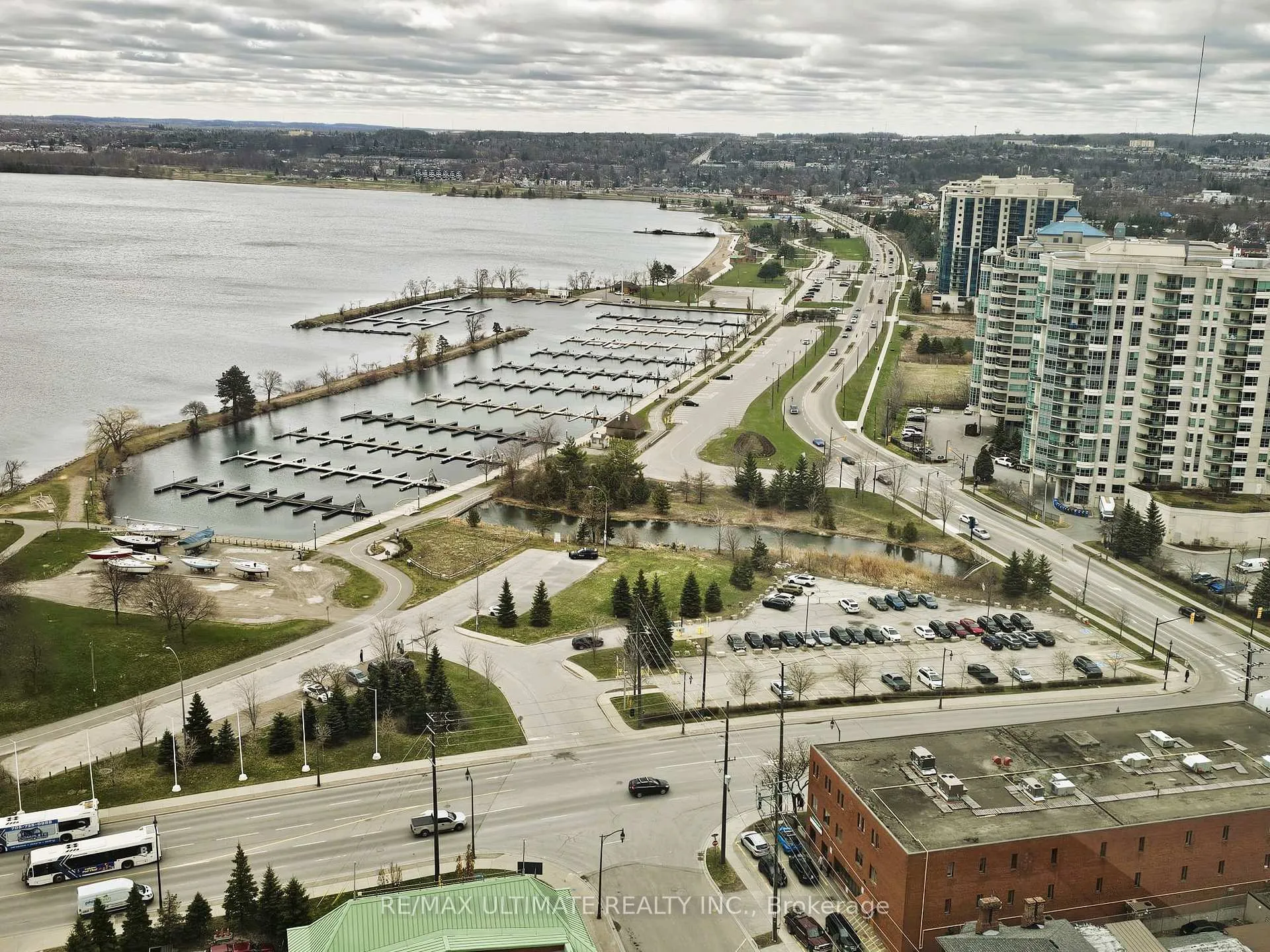 Photo 19 of Unit 2108, 39 Mary Street, Barrie, City Centre — HOMEH