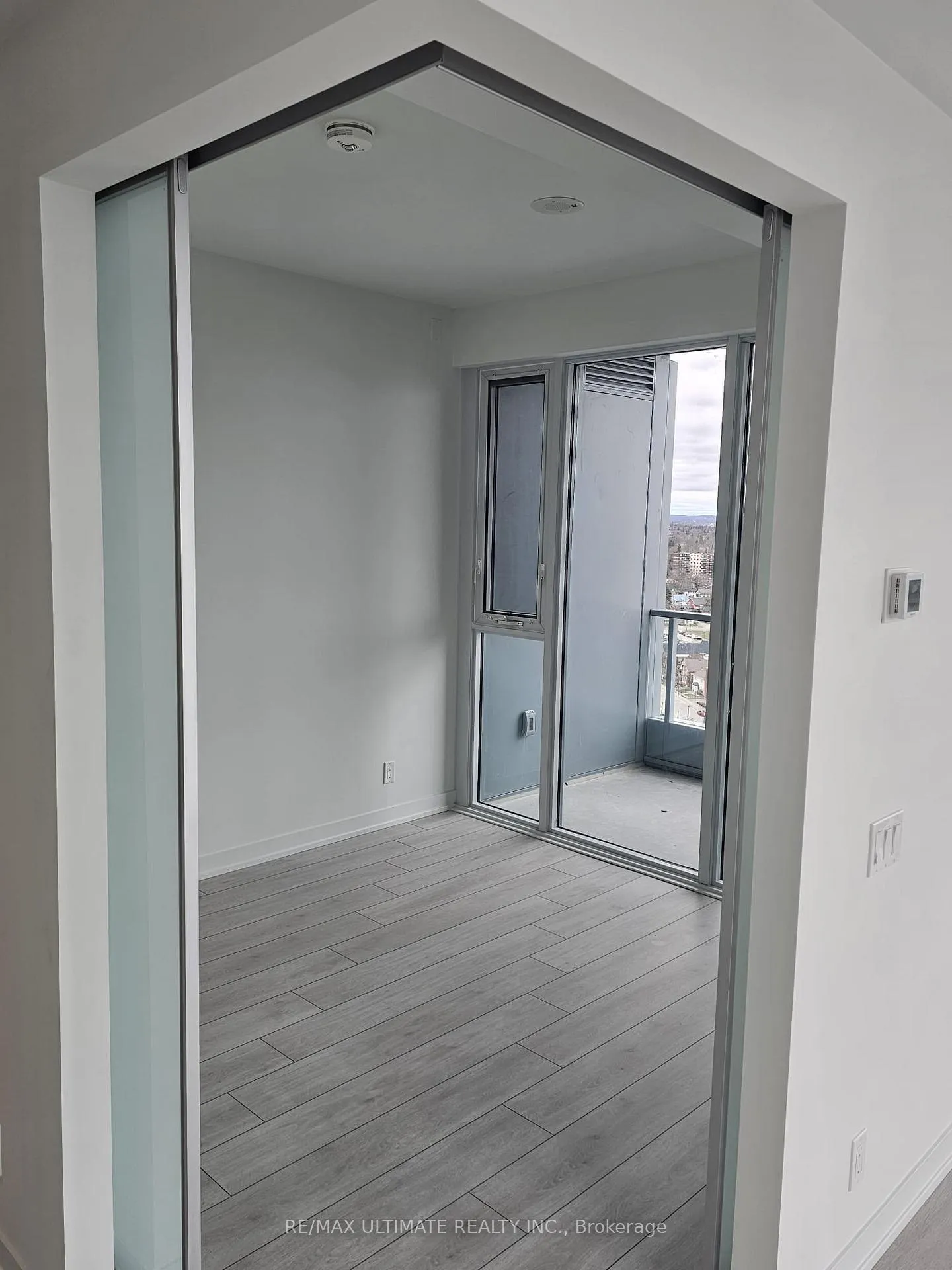 Photo 21 of Unit 2108, 39 Mary Street, Barrie, City Centre — HOMEH