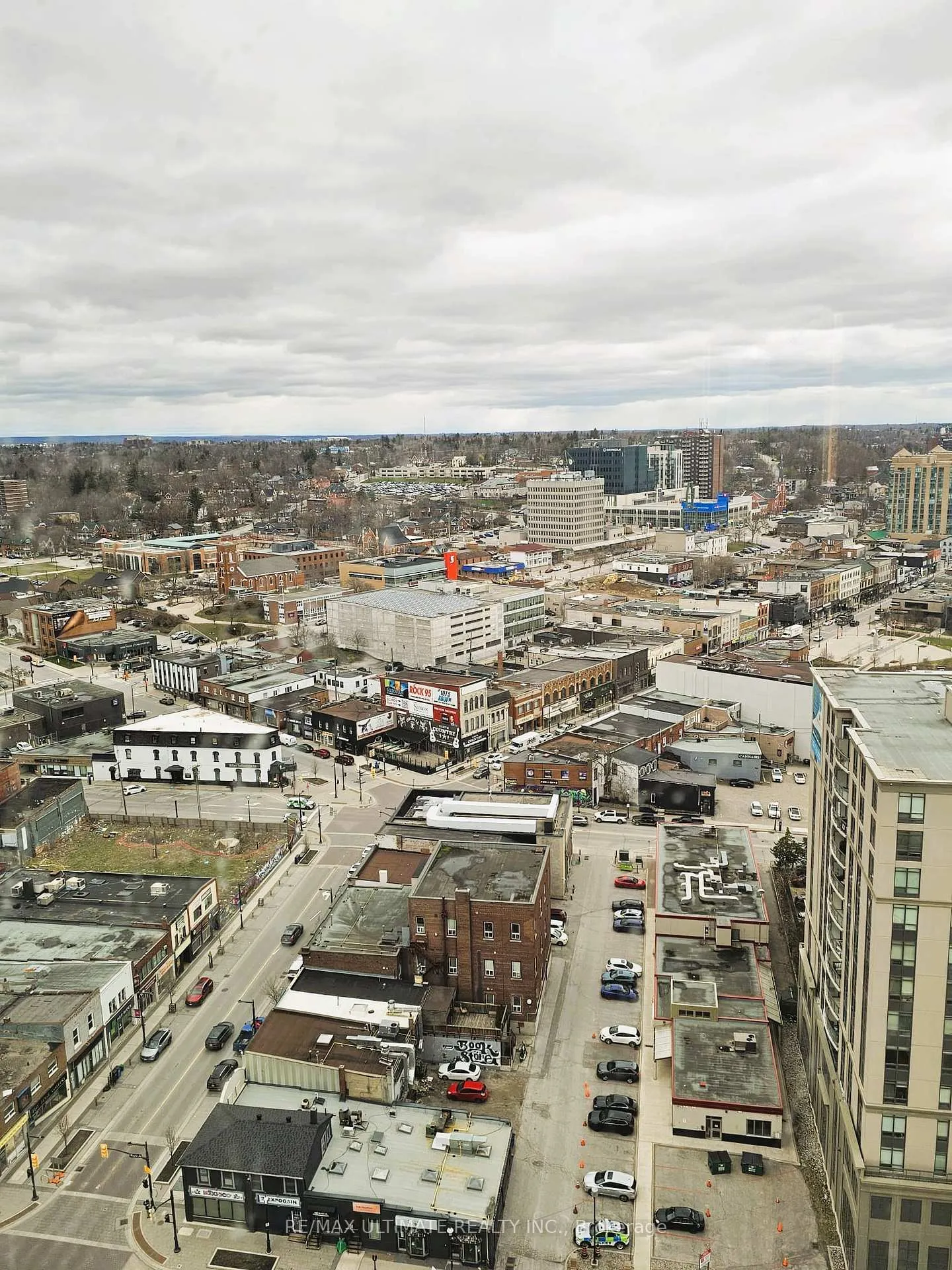 Photo 23 of Unit 2108, 39 Mary Street, Barrie, City Centre — HOMEH