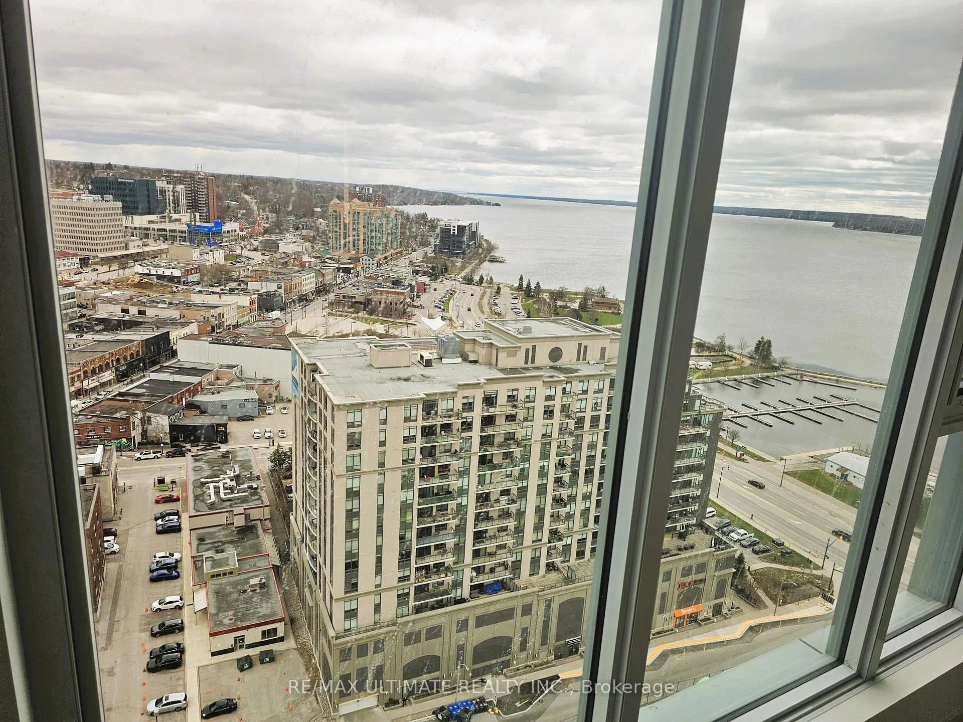Photo 24 of Unit 2108, 39 Mary Street, Barrie, City Centre — HOMEH