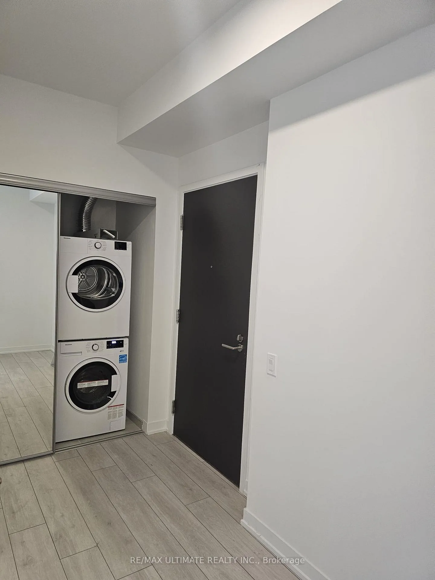 Photo 25 of Unit 2108, 39 Mary Street, Barrie, City Centre — HOMEH