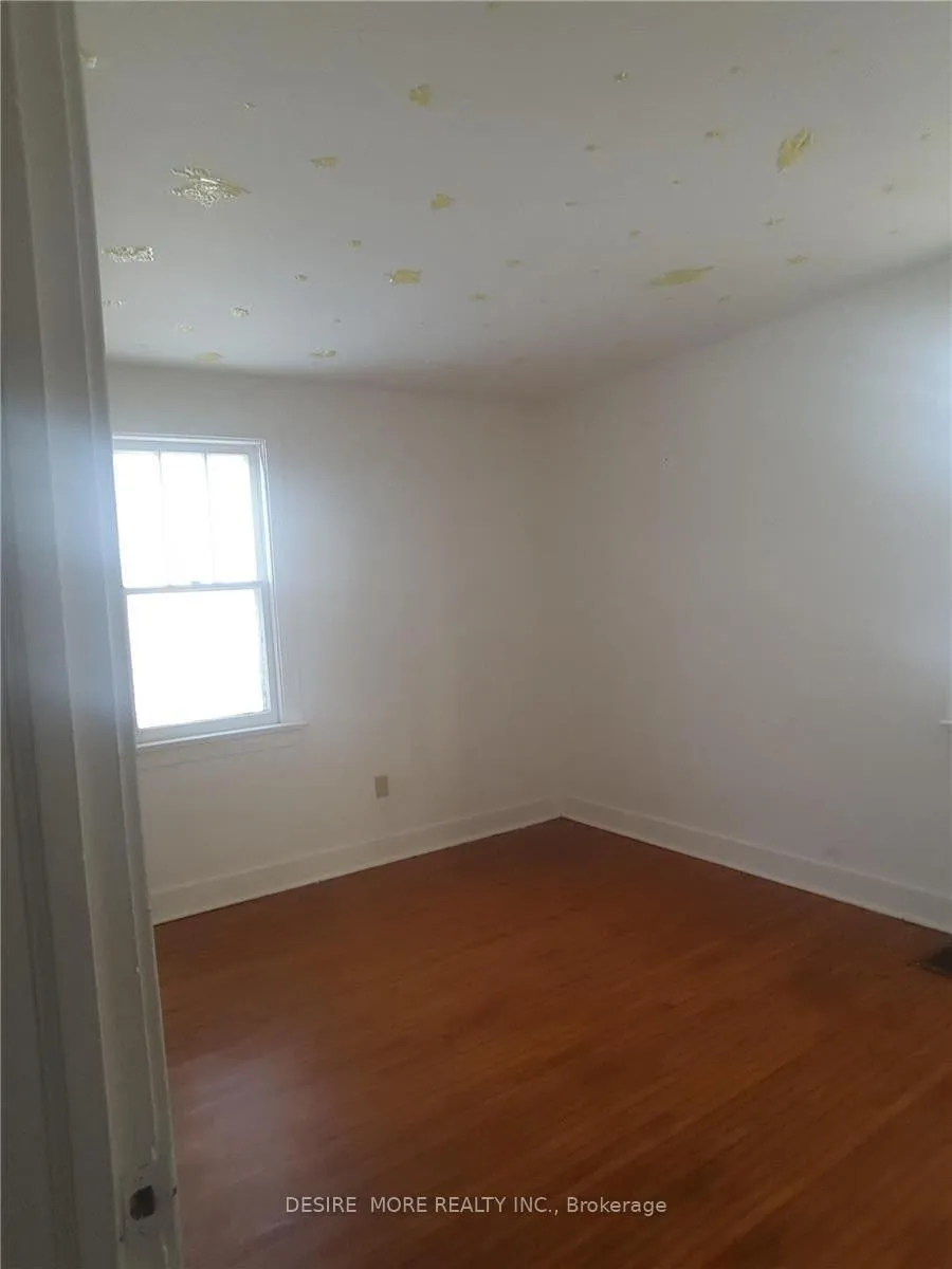 Photo 3 of 421 Yonge Street, Barrie, Painswick North — HOMEH