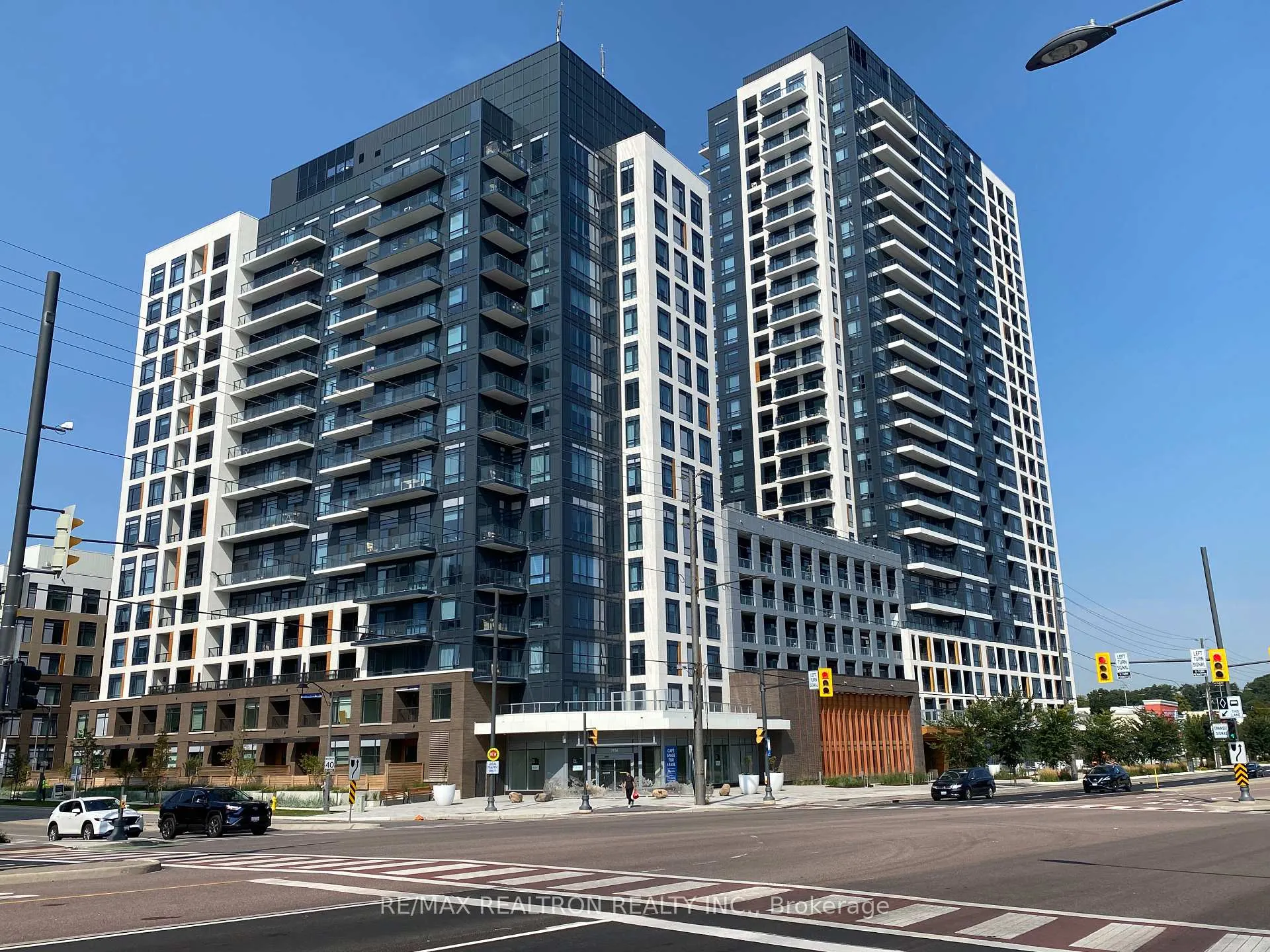 Front of Unit 617, 7950 Bathurst Street