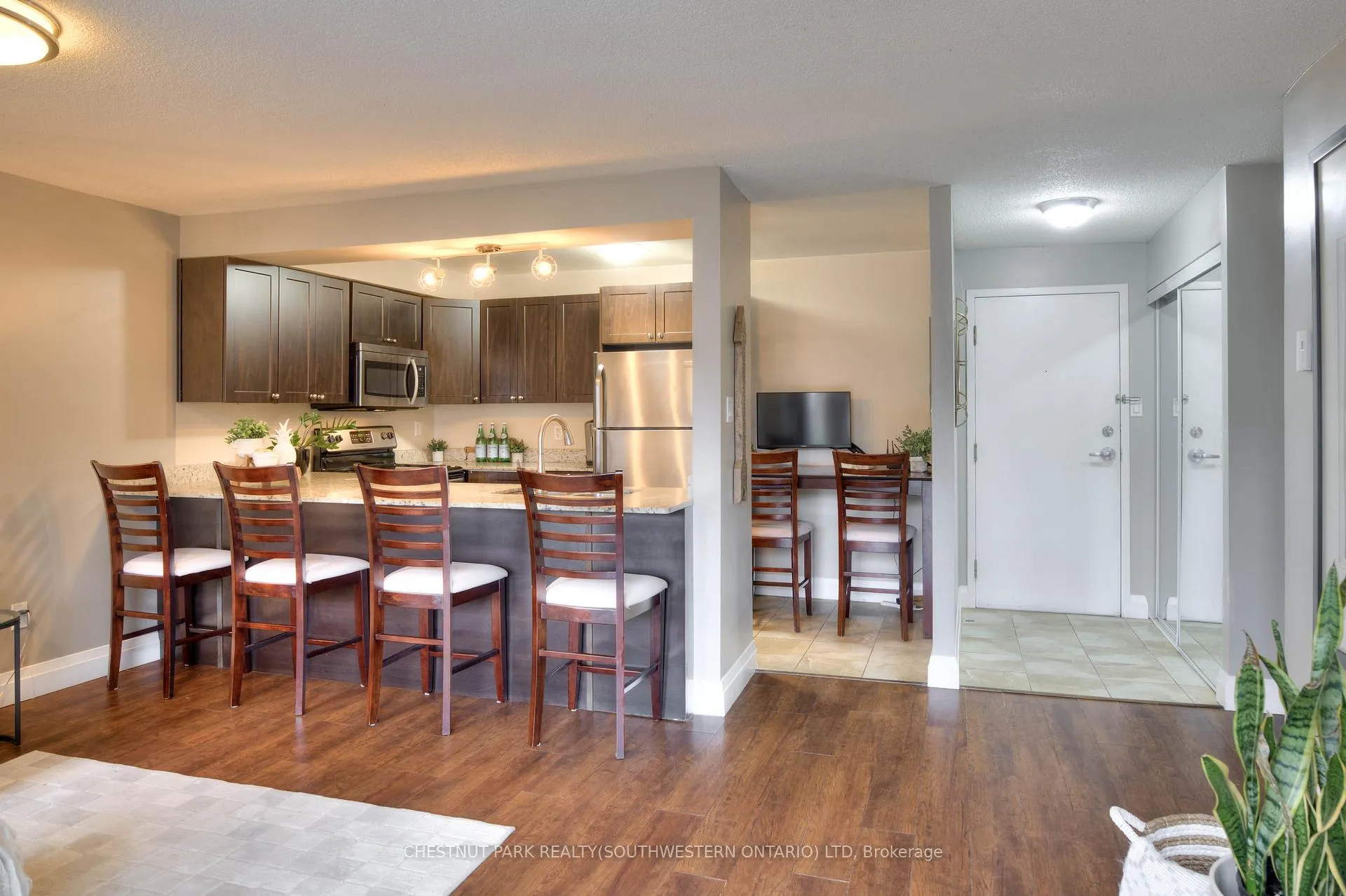 Photo 4 of Unit 105, 276 Eiwo Court, Waterloo, Lincoln Village — HOMEH