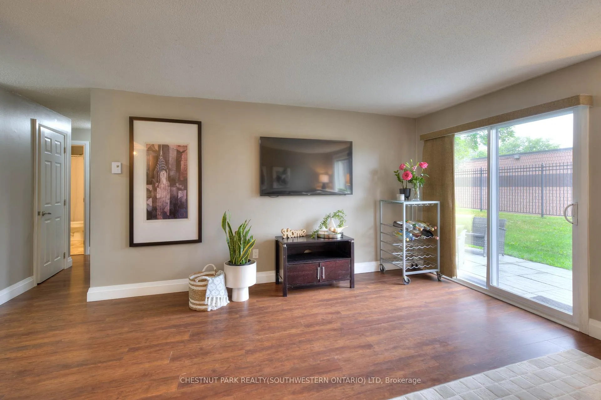 Photo 9 of Unit 105, 276 Eiwo Court, Waterloo, Lincoln Village — HOMEH