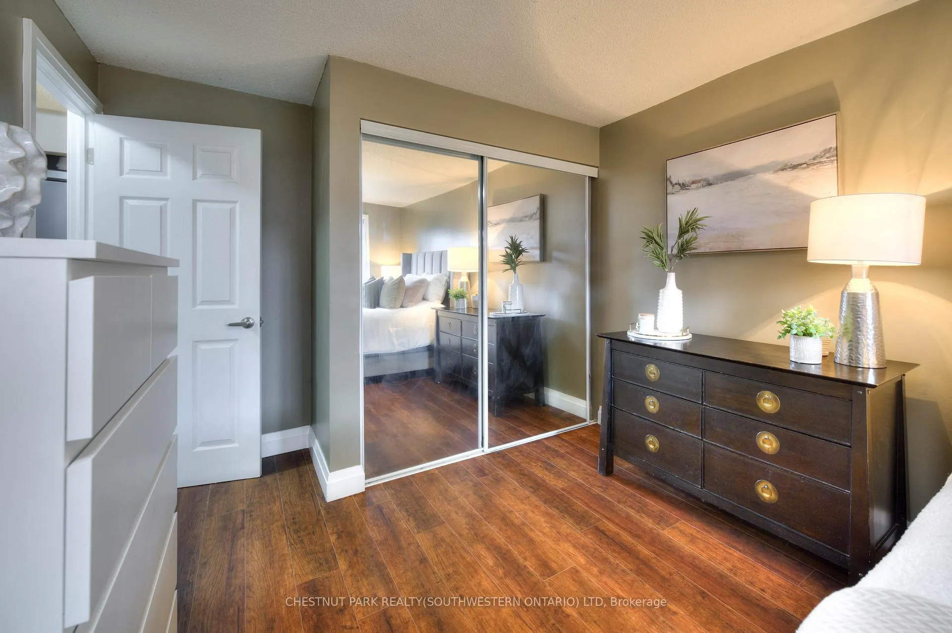Photo 17 of Unit 105, 276 Eiwo Court, Waterloo, Lincoln Village — HOMEH