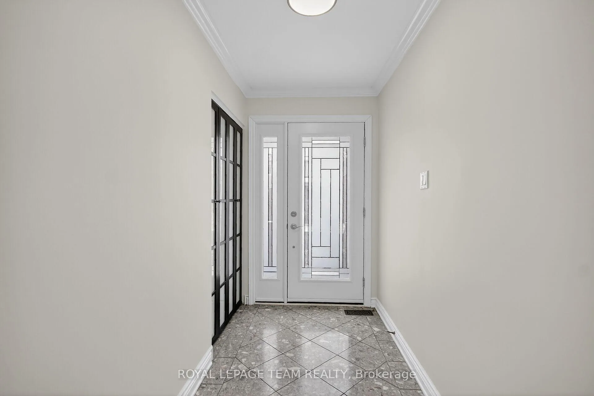 Photo 4 of 1264 Notting Hill Avenue, Ottawa, Ellwood — HOMEH